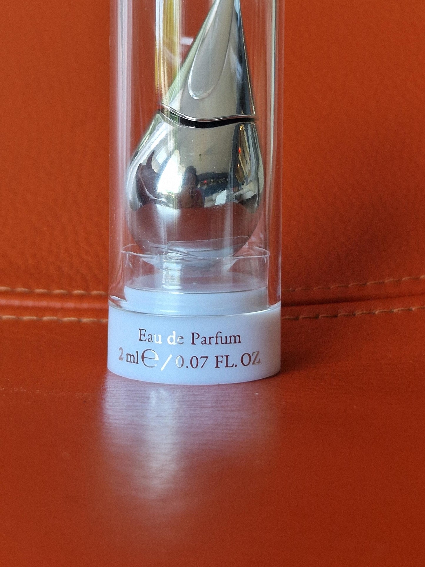 silver rain la prairie retired collector collectable bottle ! Silverrain laprairie 5ml