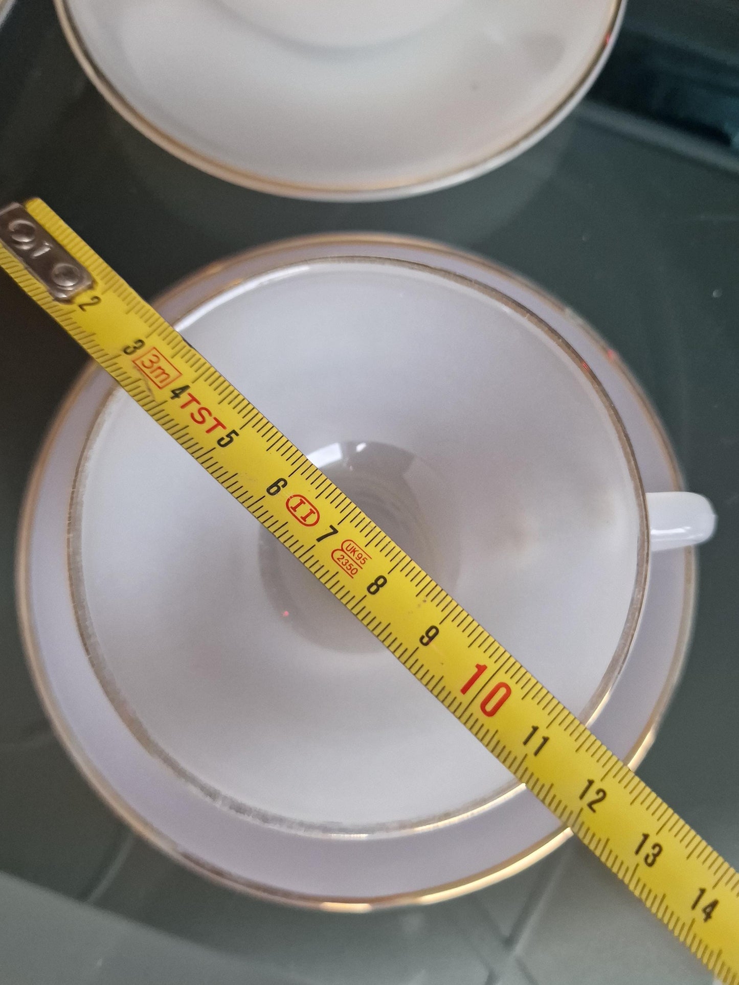Opaline arcopal 4 cup and 4 saucers gold edge verfijnd