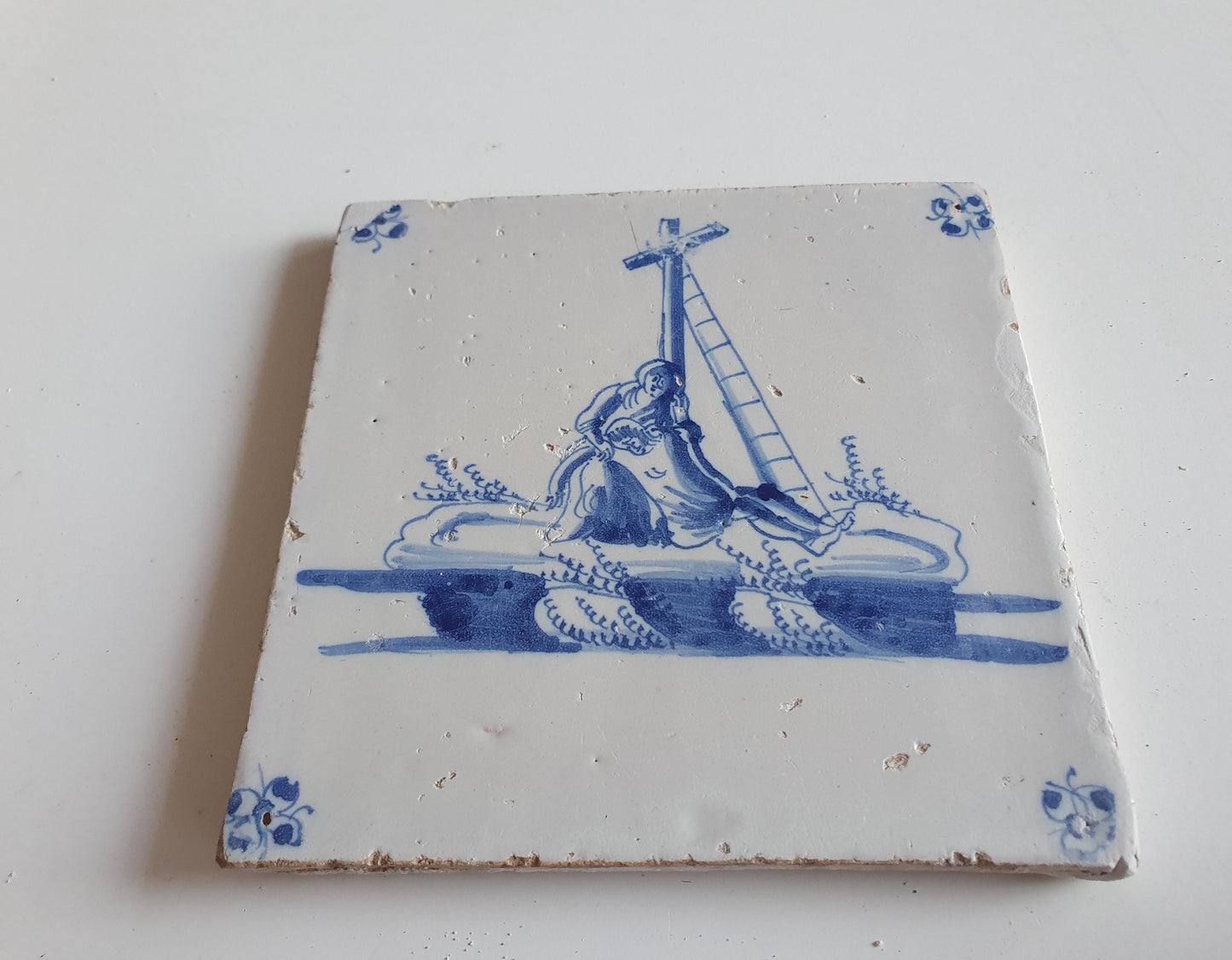 Antieke tegel met Bijbelse voorstelling   in spinnekophoek, antique dutch delft blue tile bible 17th