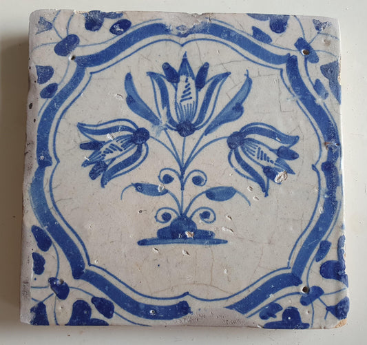 Antieke 17e eeuwse Delft tulpentegel  , antique dutch tile