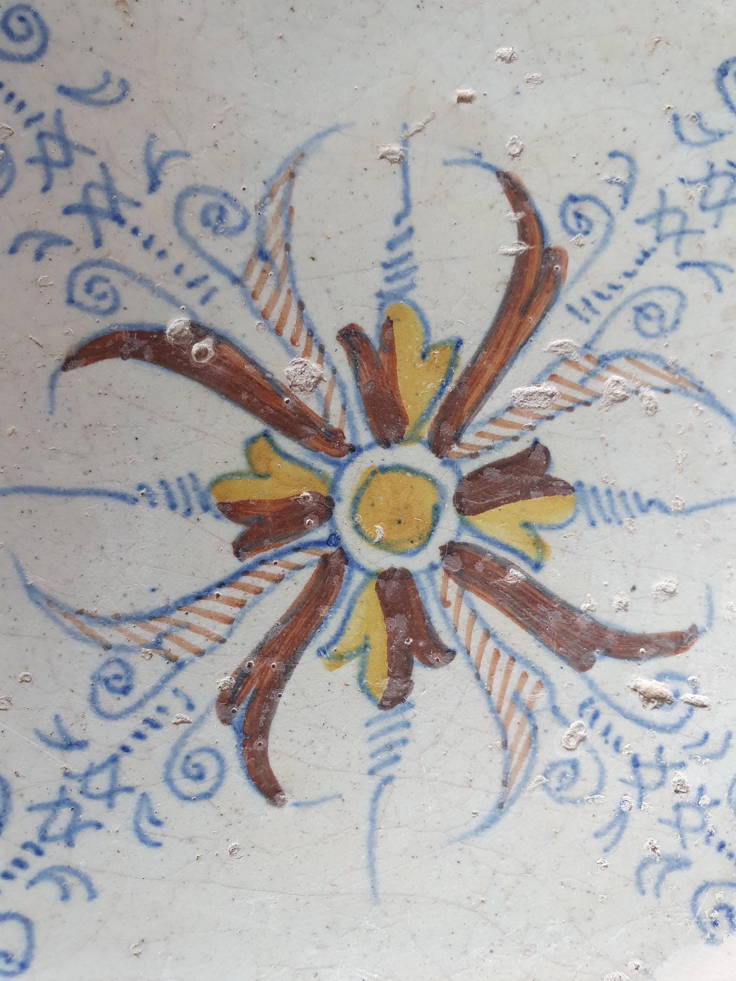 Dutch ornamental   antique tiles 17th  - vroege dikke tegel ornament tile 1630-1660 rare !