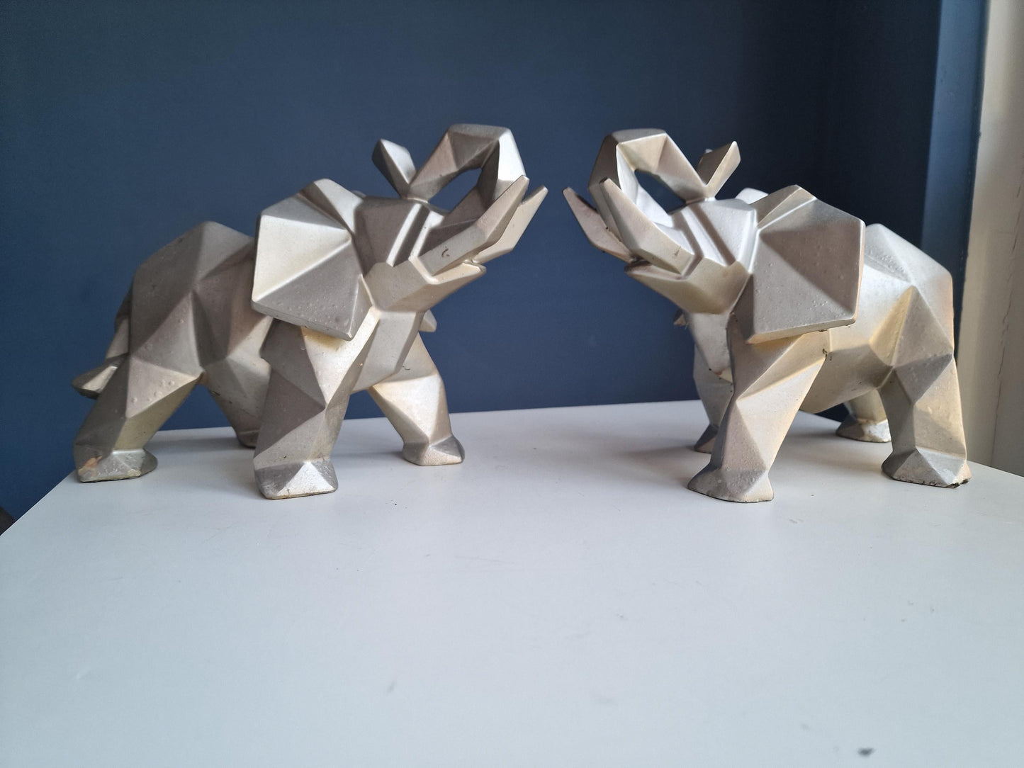 JL Scherrer, 2 large elephants, kubisme, vintage statues figures champagne coloured resin jean louis