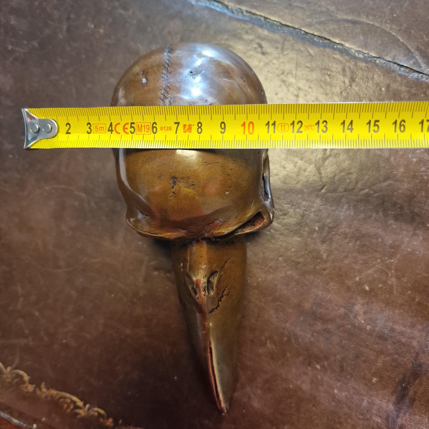 plaque doctor bronze skull pest masker bronzen raven schedel