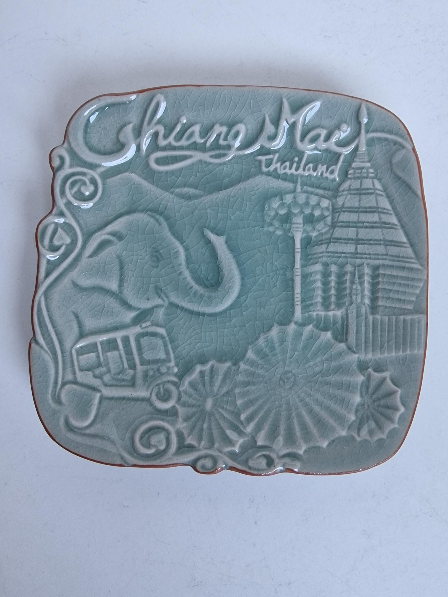 Celadon thai elephant Bowl relief beauty provincial late Mid century tourism