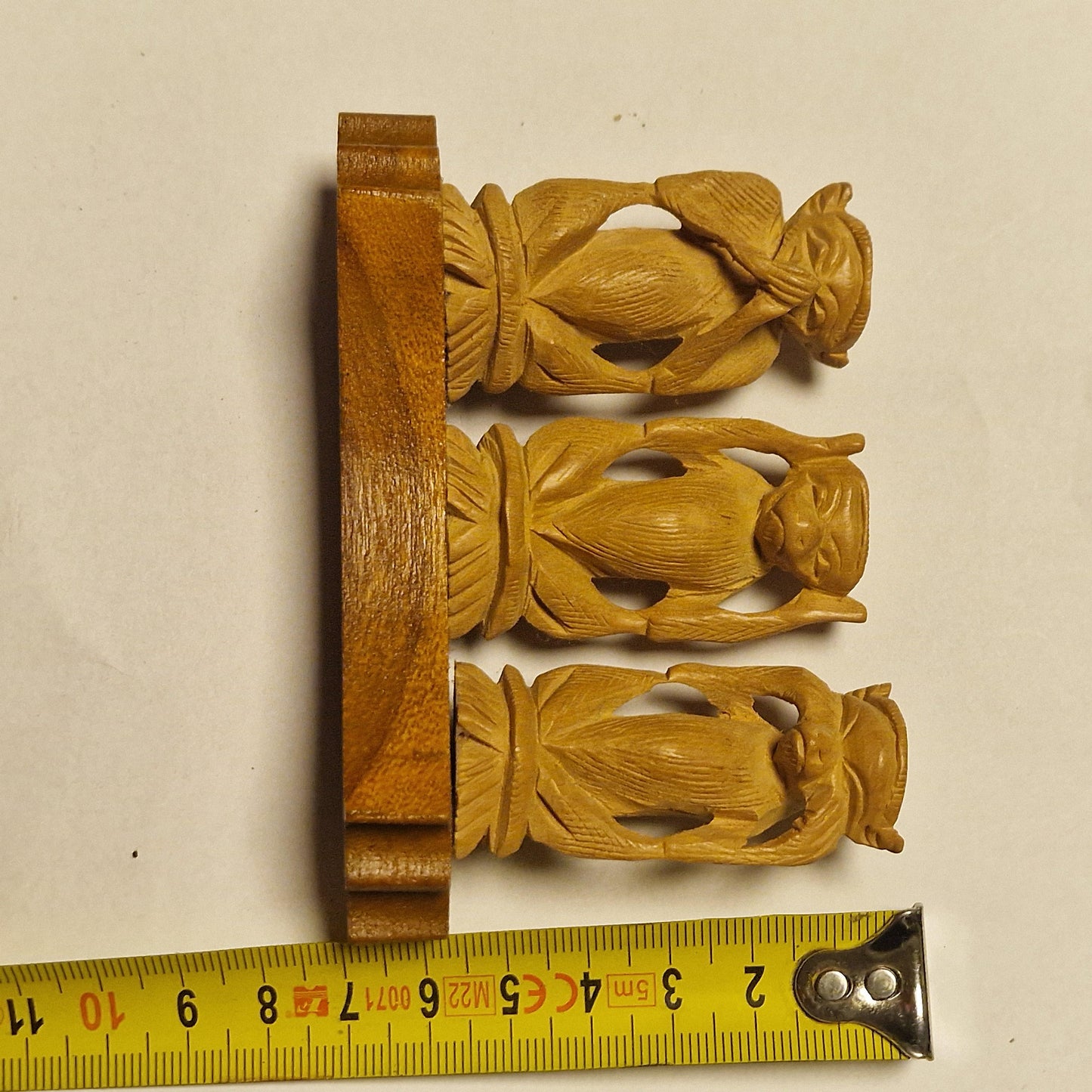 HOOR ZIE ZWIJG woodcarving houtsnijwerk 3 aapjes horen zien zwijgen indonesian