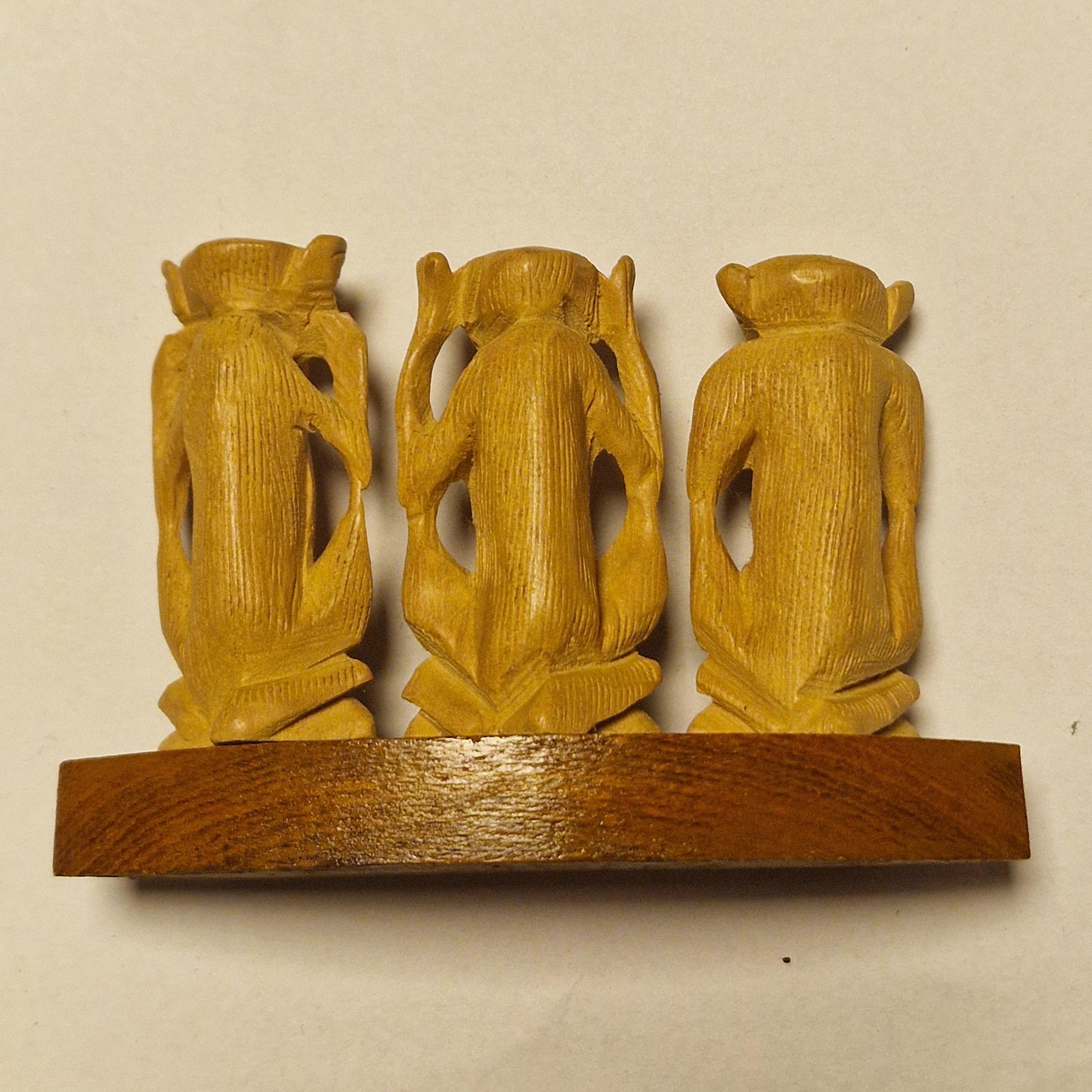 HOOR ZIE ZWIJG woodcarving houtsnijwerk 3 aapjes horen zien zwijgen indonesian