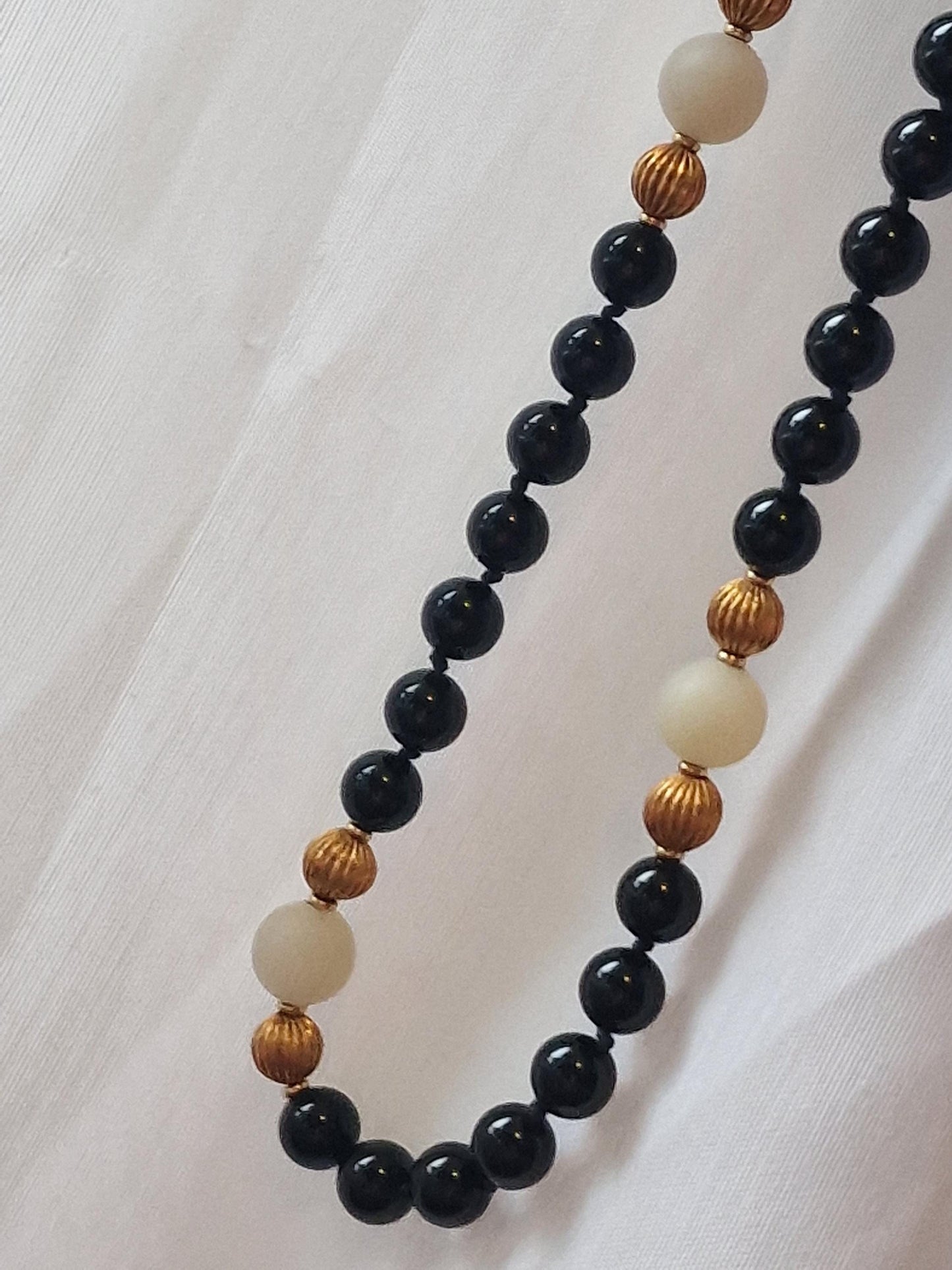 necklace 14k ketting 14k 585 goud cabochon edelsteen onyx witte opaal, white opal