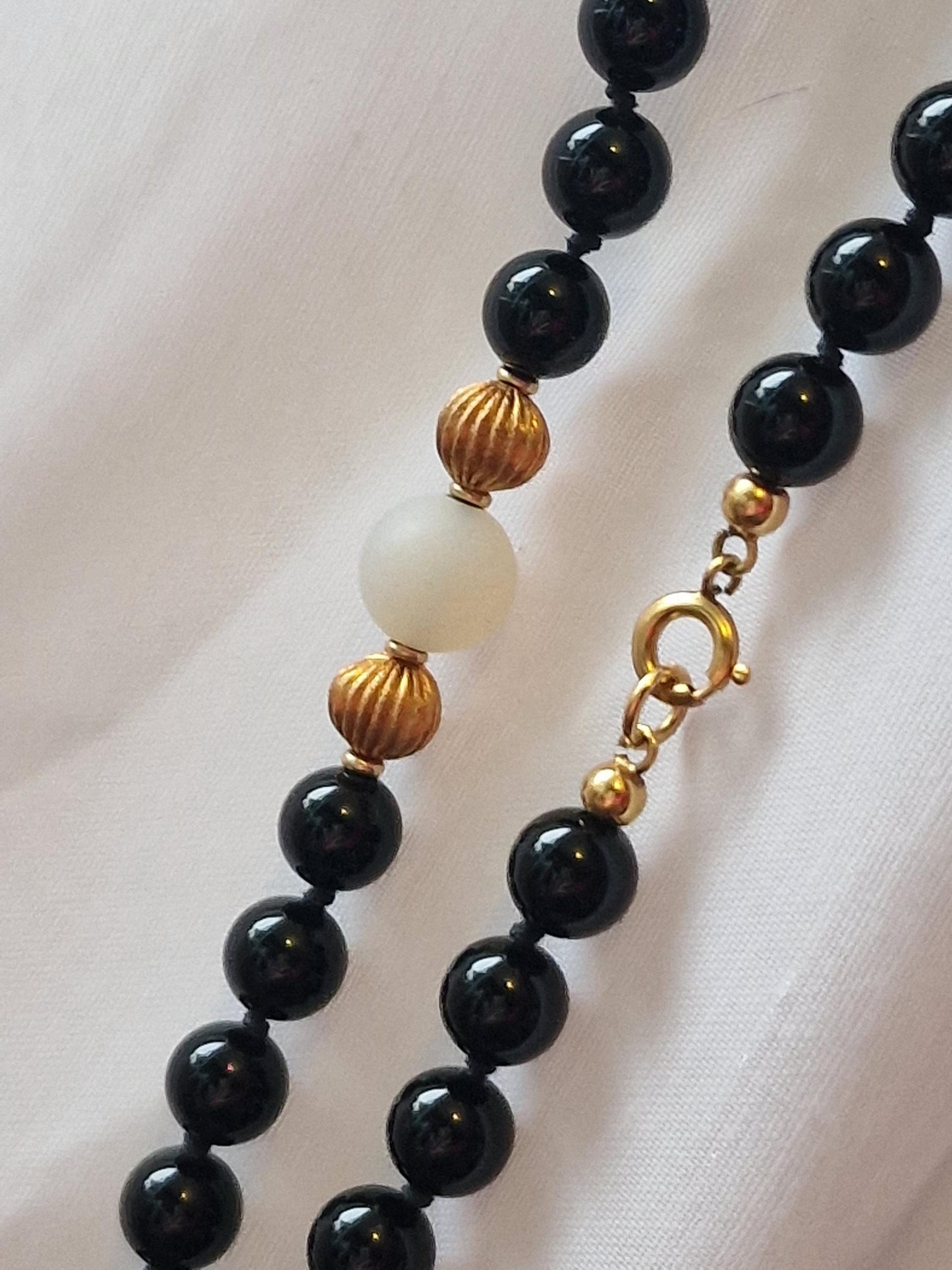 necklace 14k ketting 14k 585 goud cabochon edelsteen onyx witte opaal, white opal