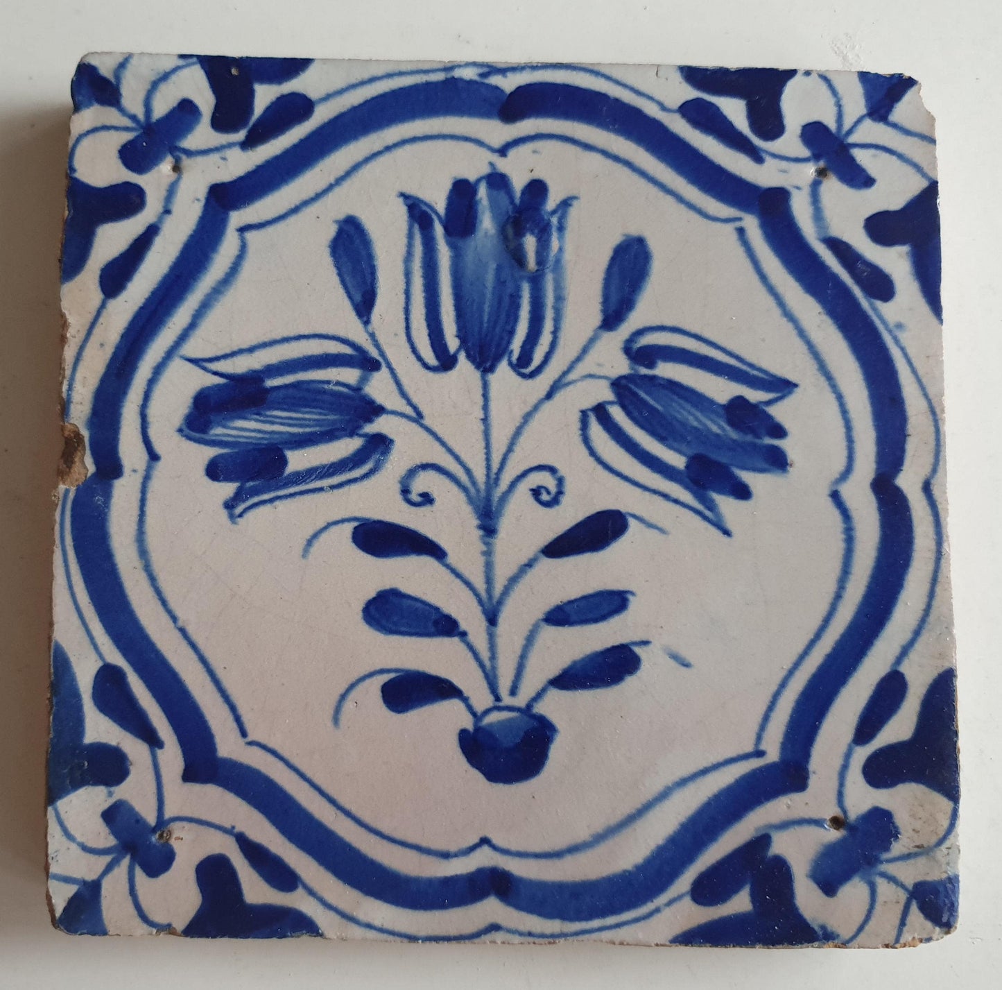 Antieke 17e eeuwse Delft tulpentegel  , antique dutch tile