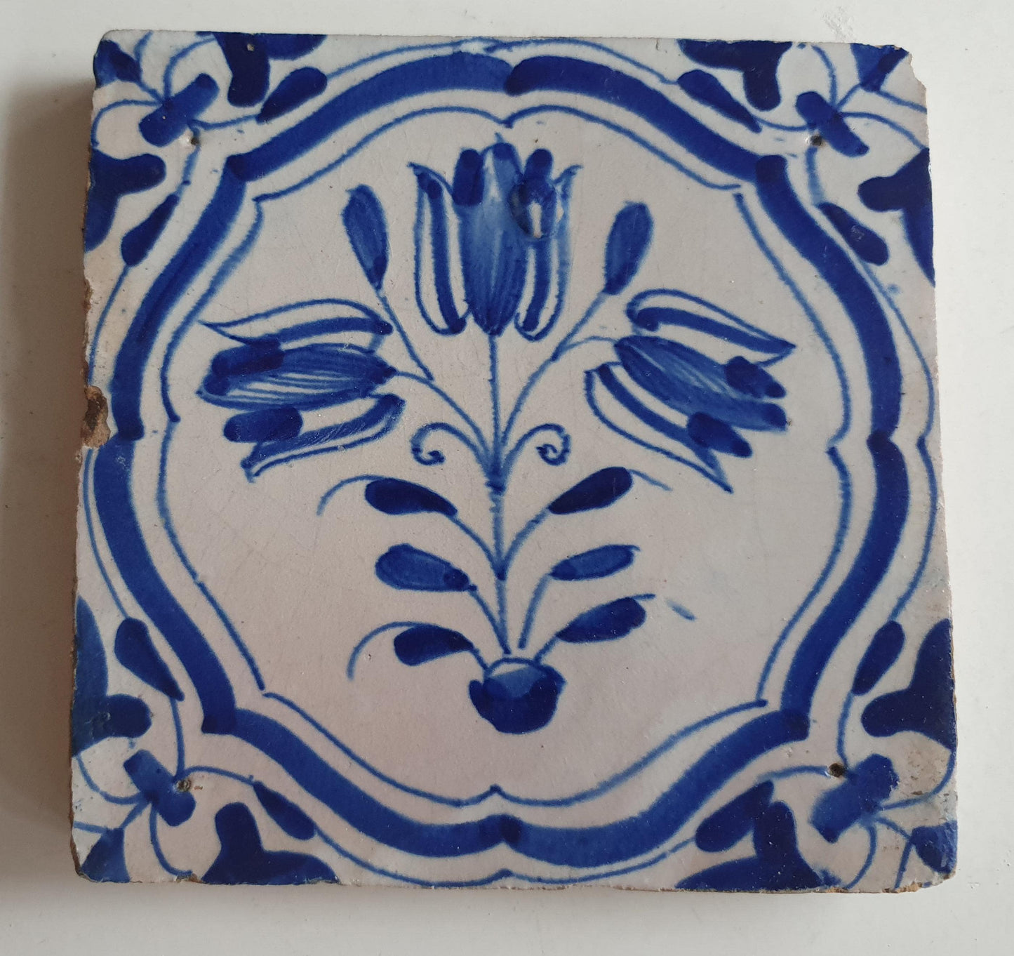 Antieke 17e eeuwse Delft tulpentegel  , antique dutch tile