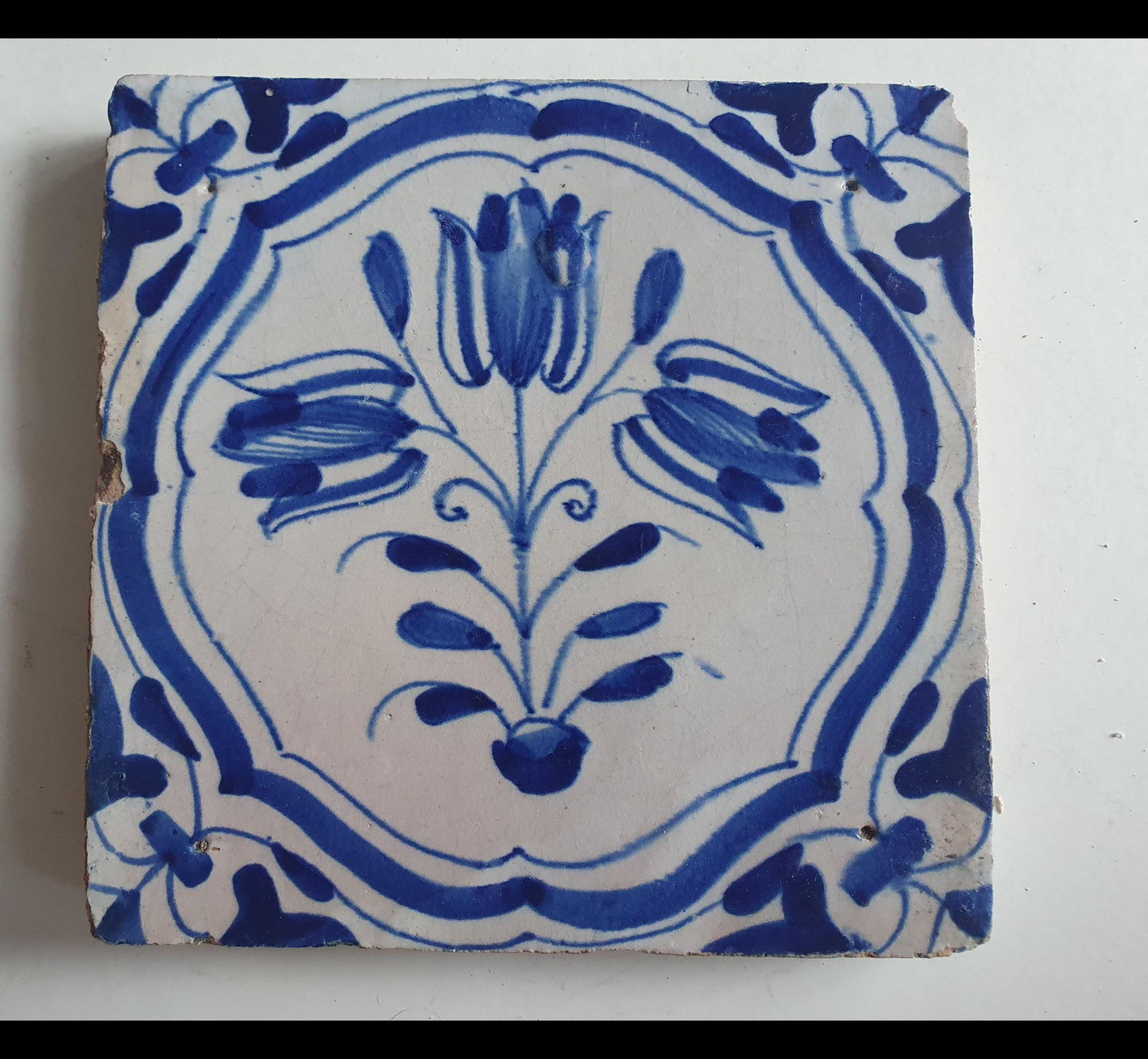 Antieke 17e eeuwse Delft tulpentegel  , antique dutch tile