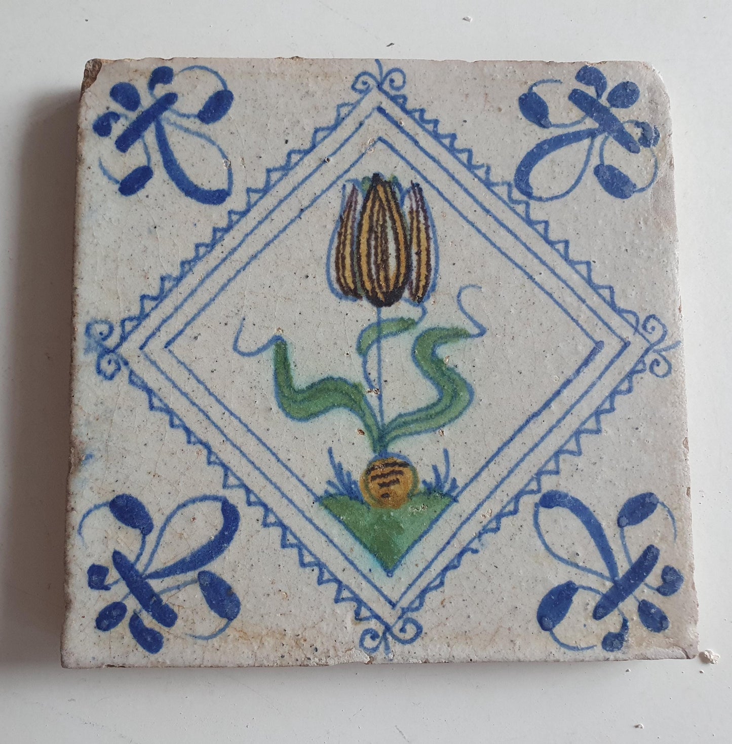 dutch delft  tile  tulip , Nederlands antiek polychroom - tegel met tulp in postzegel square kwadraattegel