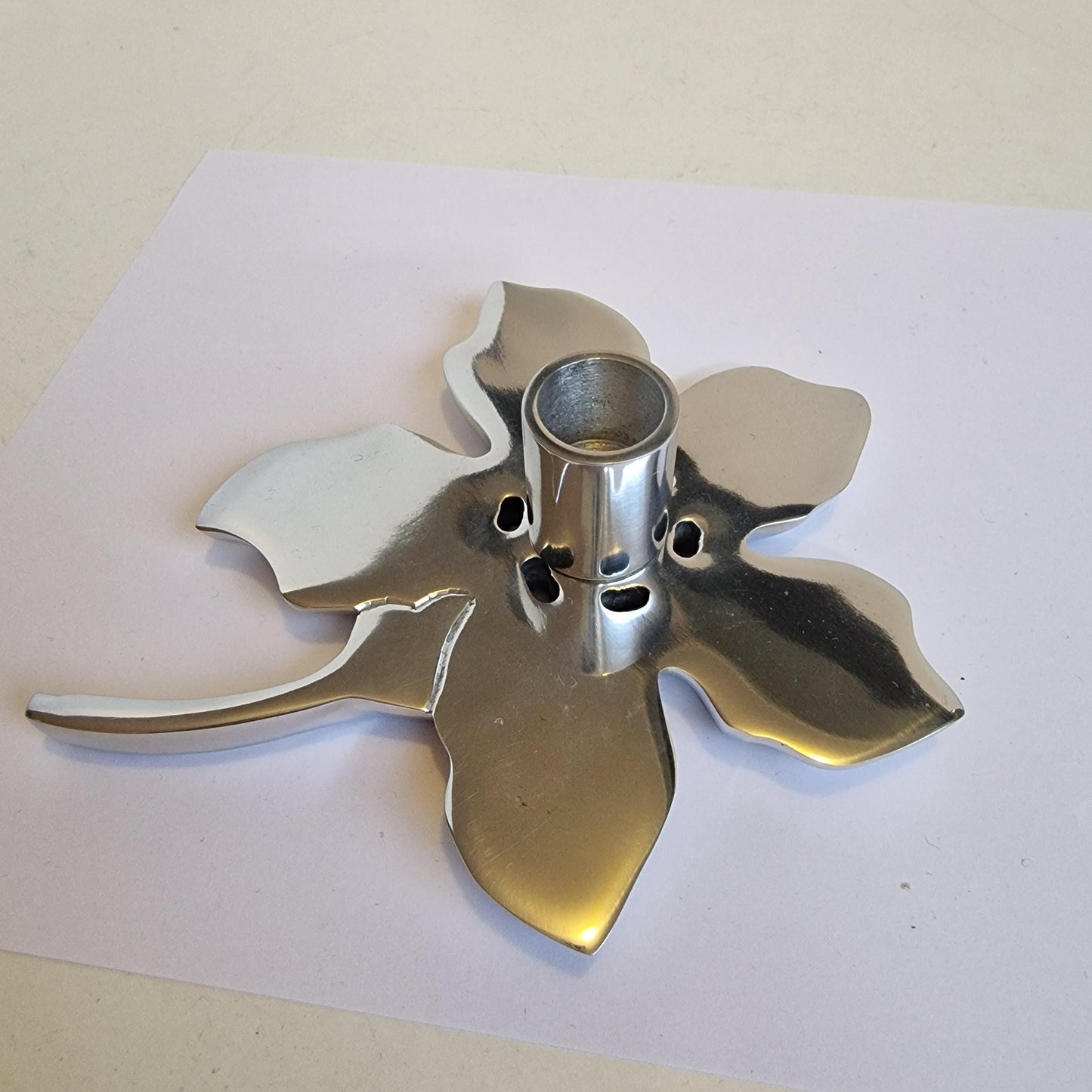 driade cosmo flower holder , collector retired italian designer,  Laudani & Romanelli candlestick candleholder