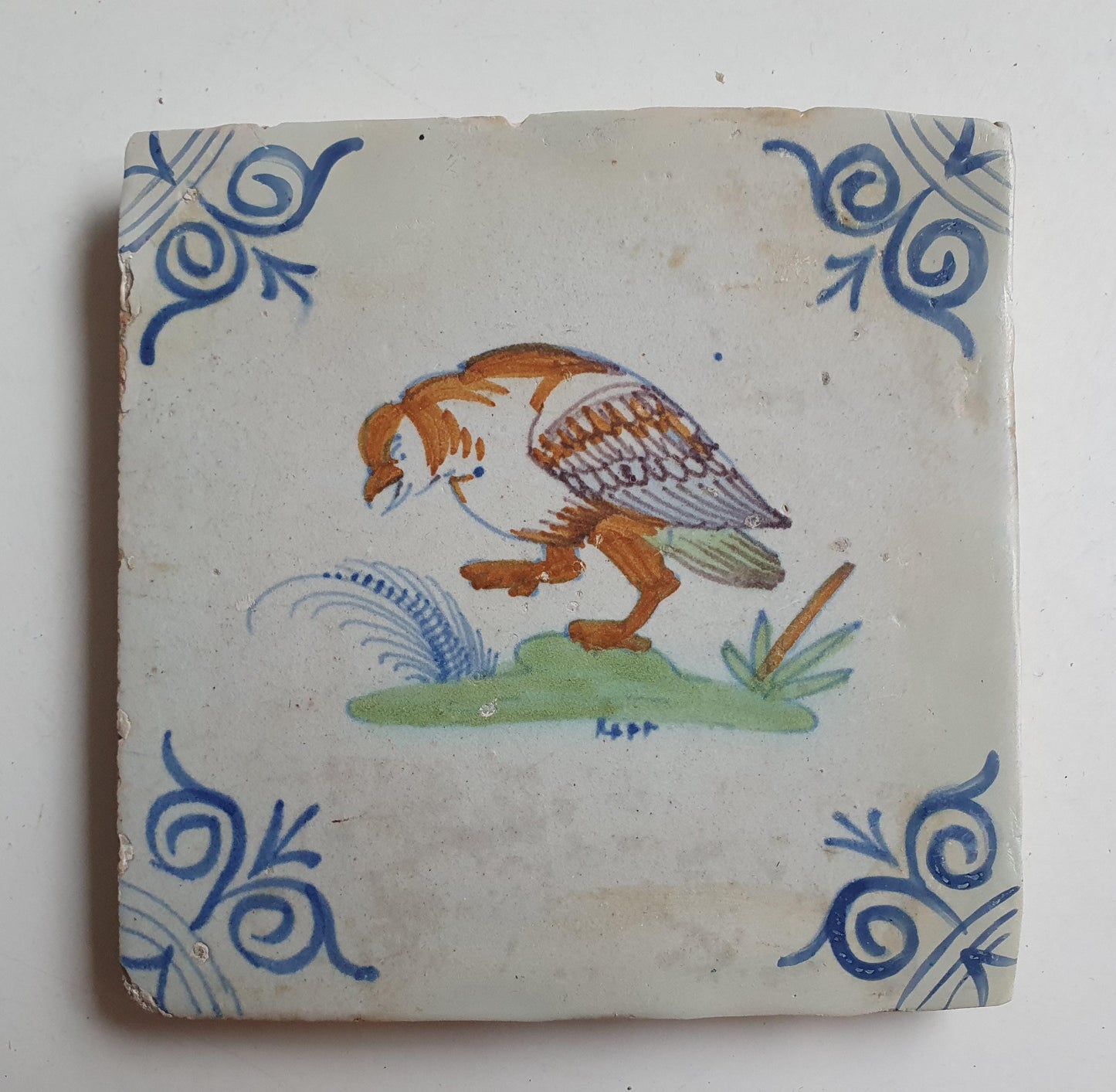 Antique Delft Tile – Polychrome Parrot Bird, Oxhead Motifs, c.1625