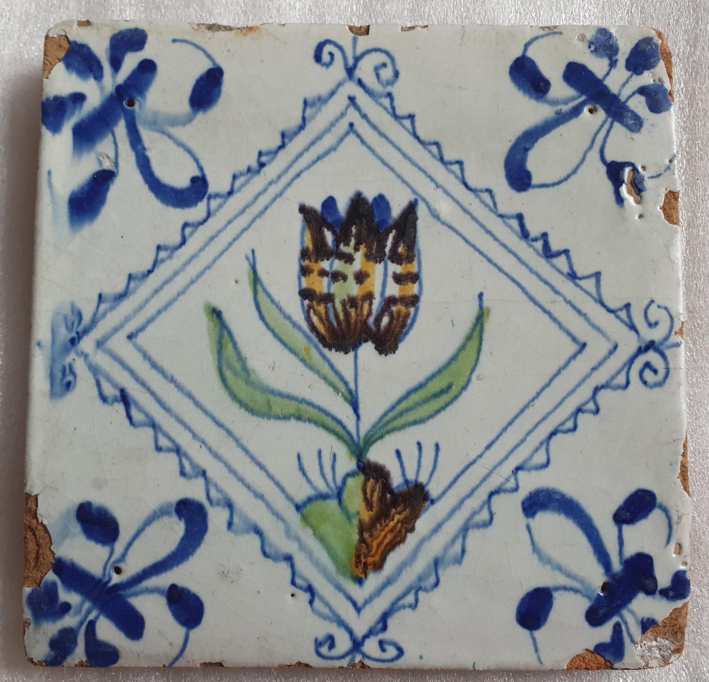 dutch delft  tile  tulip , Nederlands antiek polychroom - tegel met tulp in postzegel square kwadraattegel