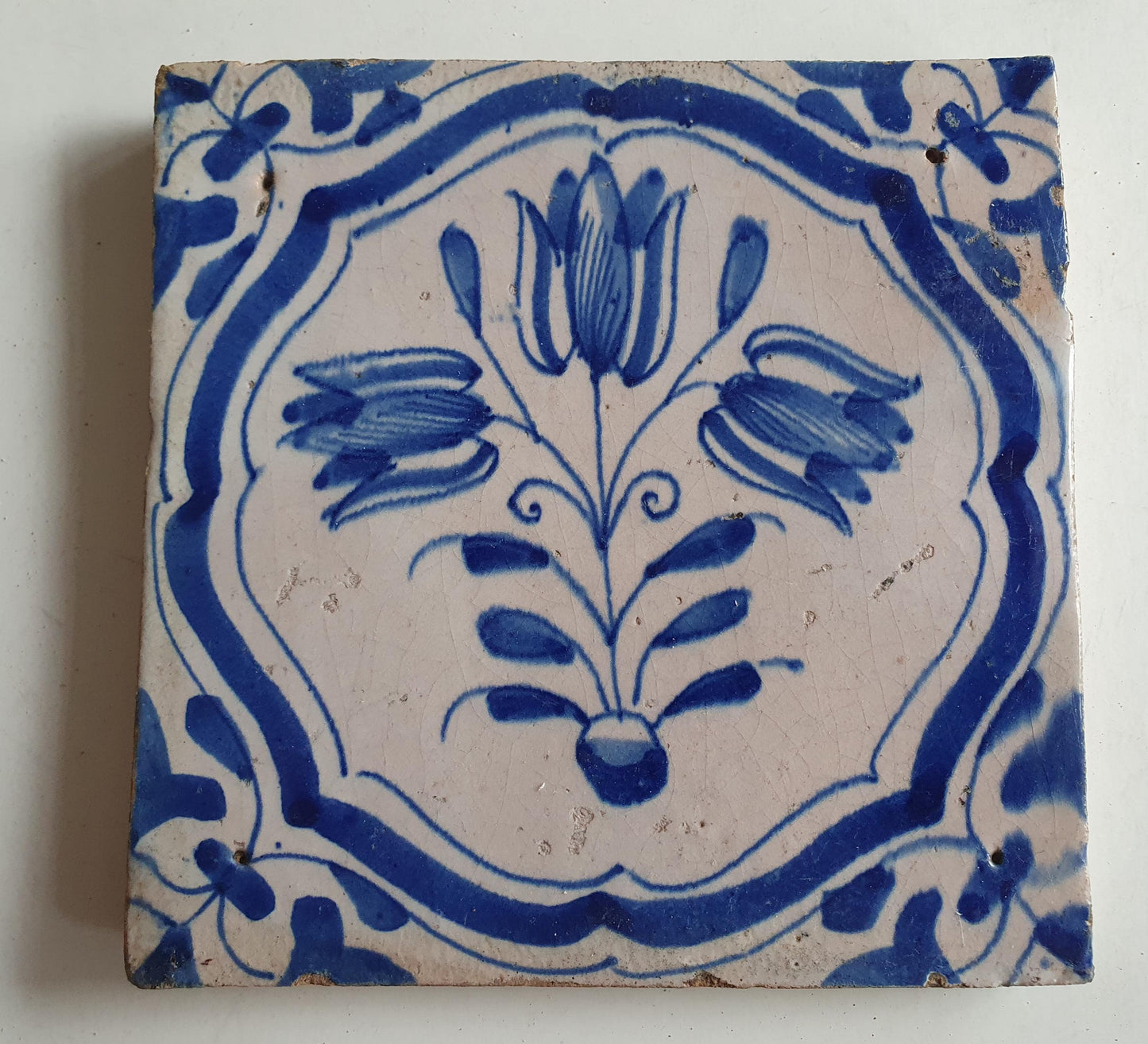Antieke 17e eeuwse Delft tulpentegel  , antique dutch tile