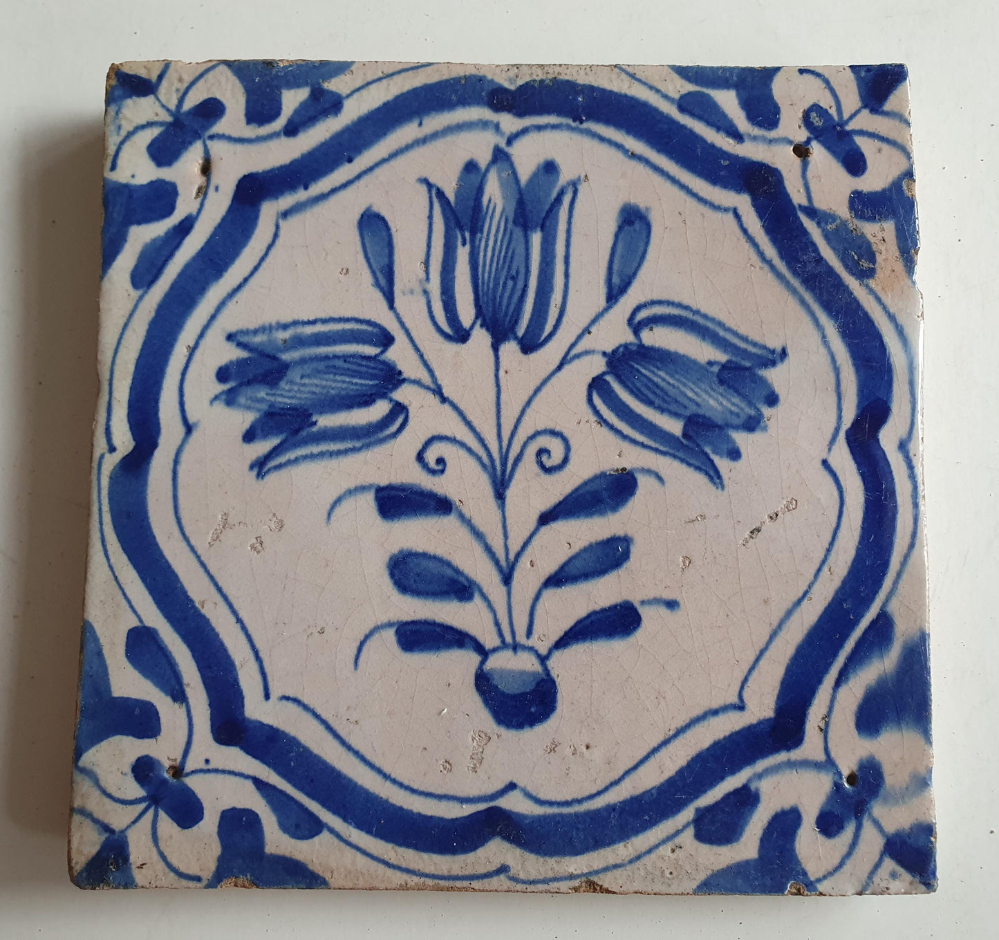 Antieke 17e eeuwse Delft tulpentegel  , antique dutch tile