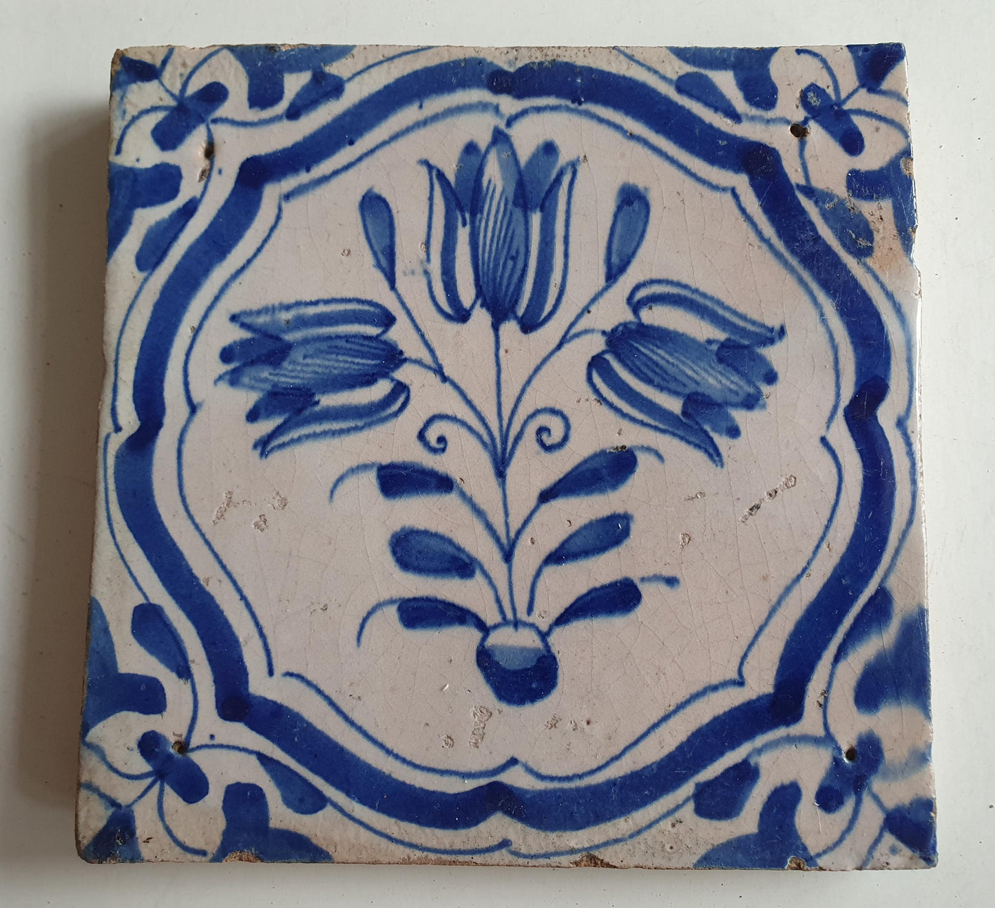Antieke 17e eeuwse Delft tulpentegel  , antique dutch tile