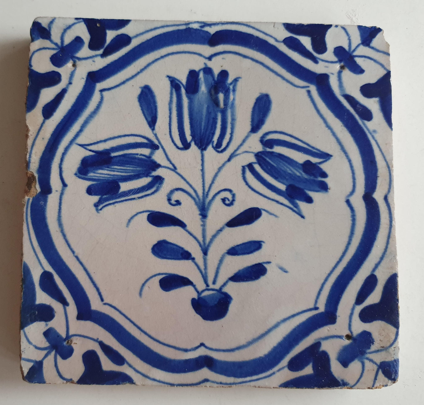 Antieke 17e eeuwse Delft tulpentegel  , antique dutch tile