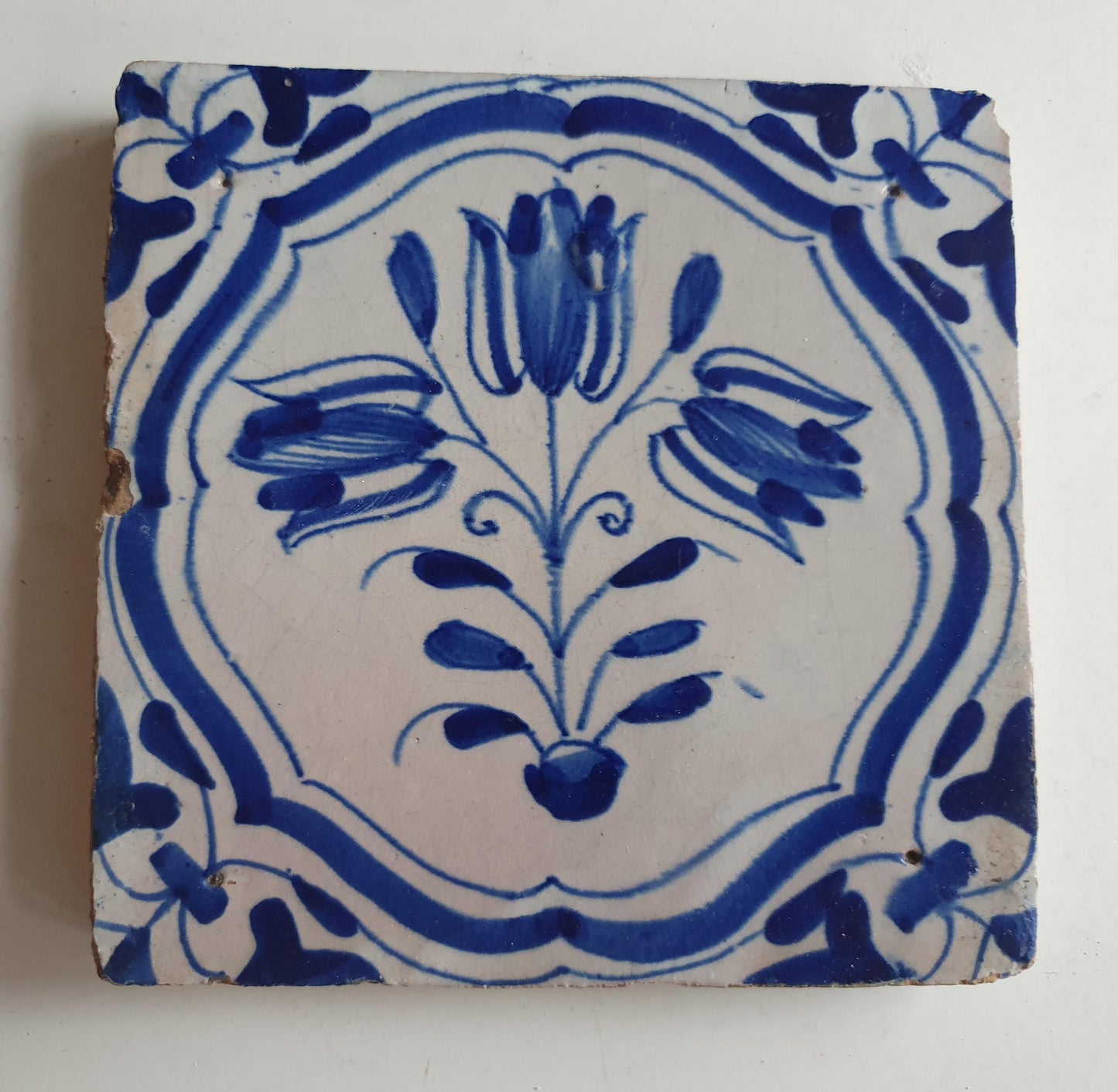Antieke 17e eeuwse Delft tulpentegel  , antique dutch tile