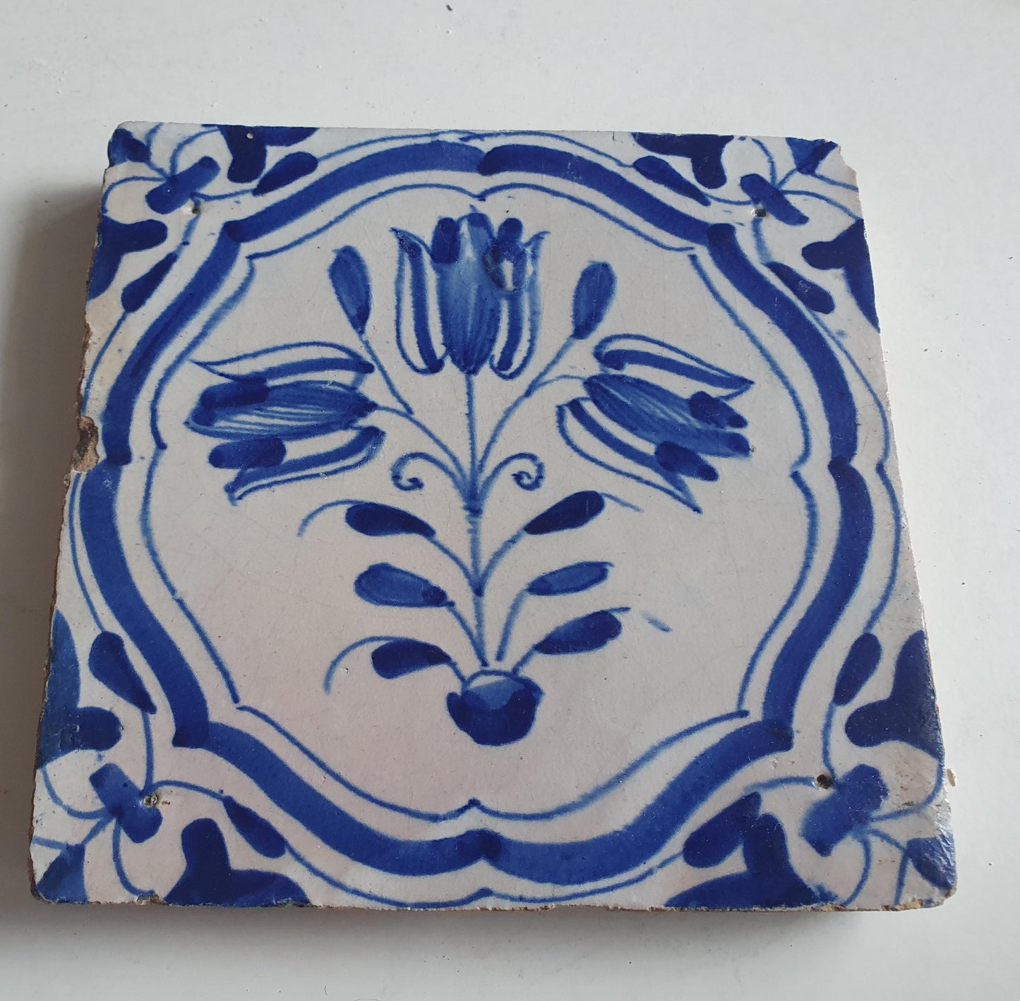 Antieke 17e eeuwse Delft tulpentegel  , antique dutch tile
