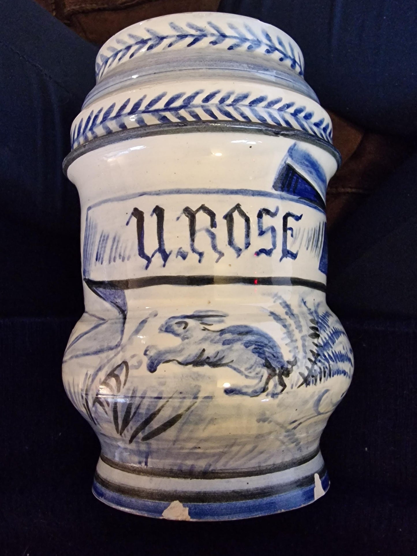 albarello, italian majolica 17th century antique, blauw fond, zuid Italië sicilie
