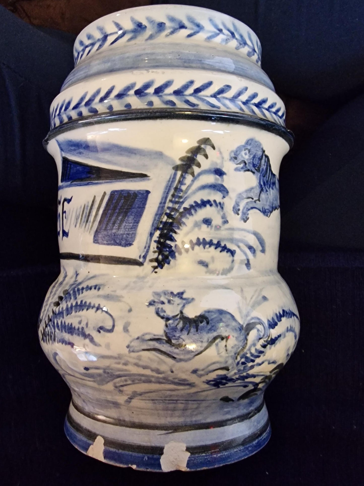 albarello, italian majolica 17th century antique, blauw fond, zuid Italië sicilie