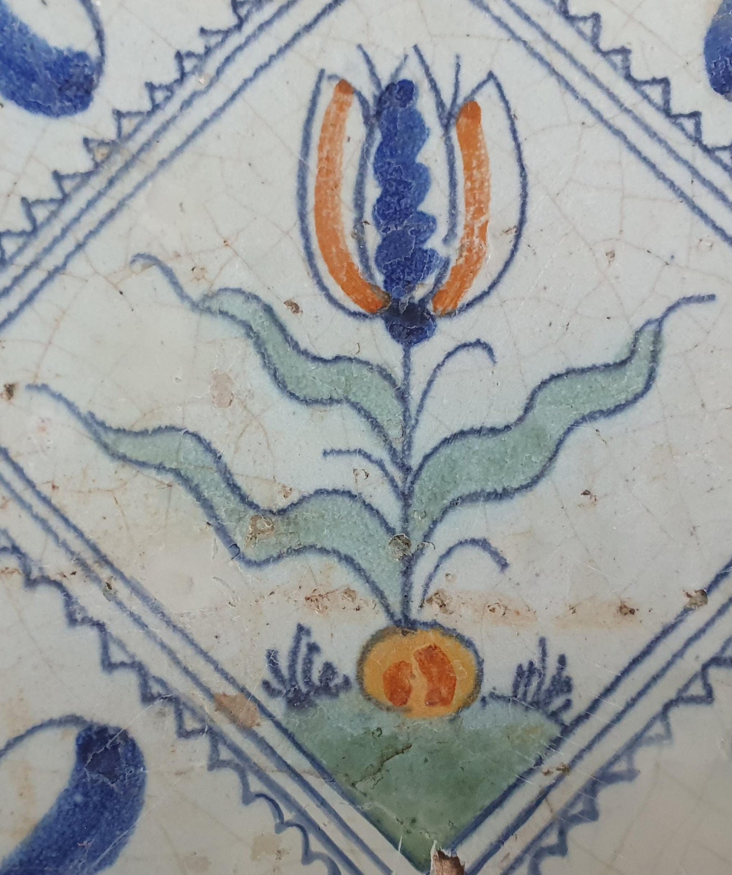 dutch delft  tile  tulip , Nederlands antiek polychroom - tegel met tulp in postzegel square kwadraattegel