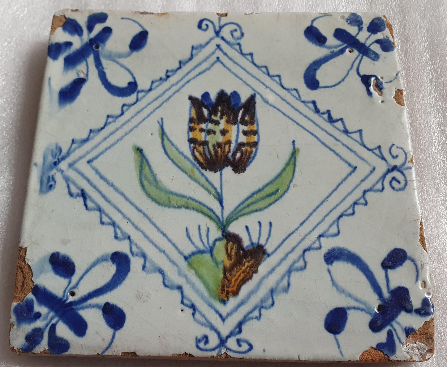 dutch delft  tile  tulip , Nederlands antiek polychroom - tegel met tulp in postzegel square kwadraattegel