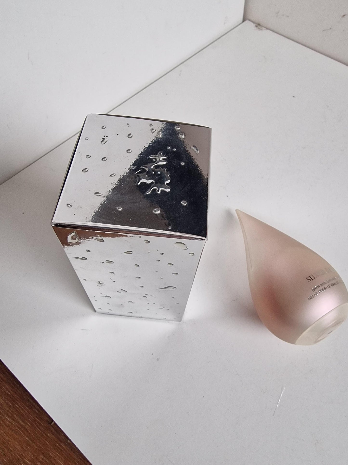 silver rain la prairie retired collector collectable bottle ! Silverrain laprairie 200 ml showergel unused