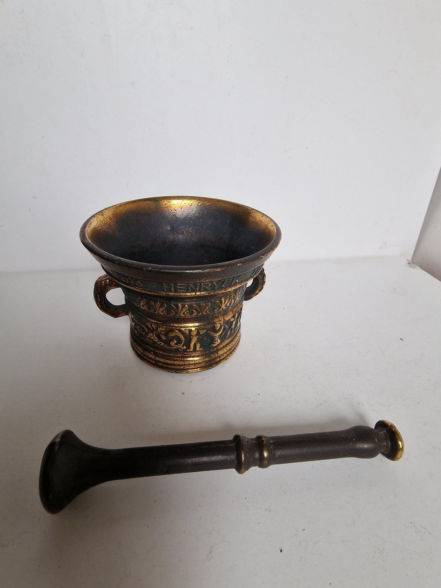 Vijzel mooi ornament, copper mortar vintage after 17th