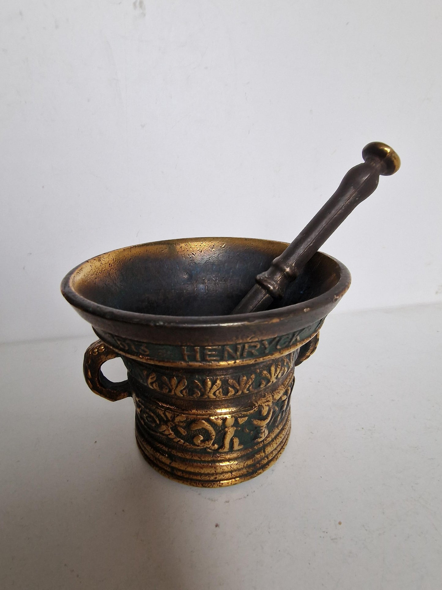 Vijzel mooi ornament, copper mortar vintage after 17th