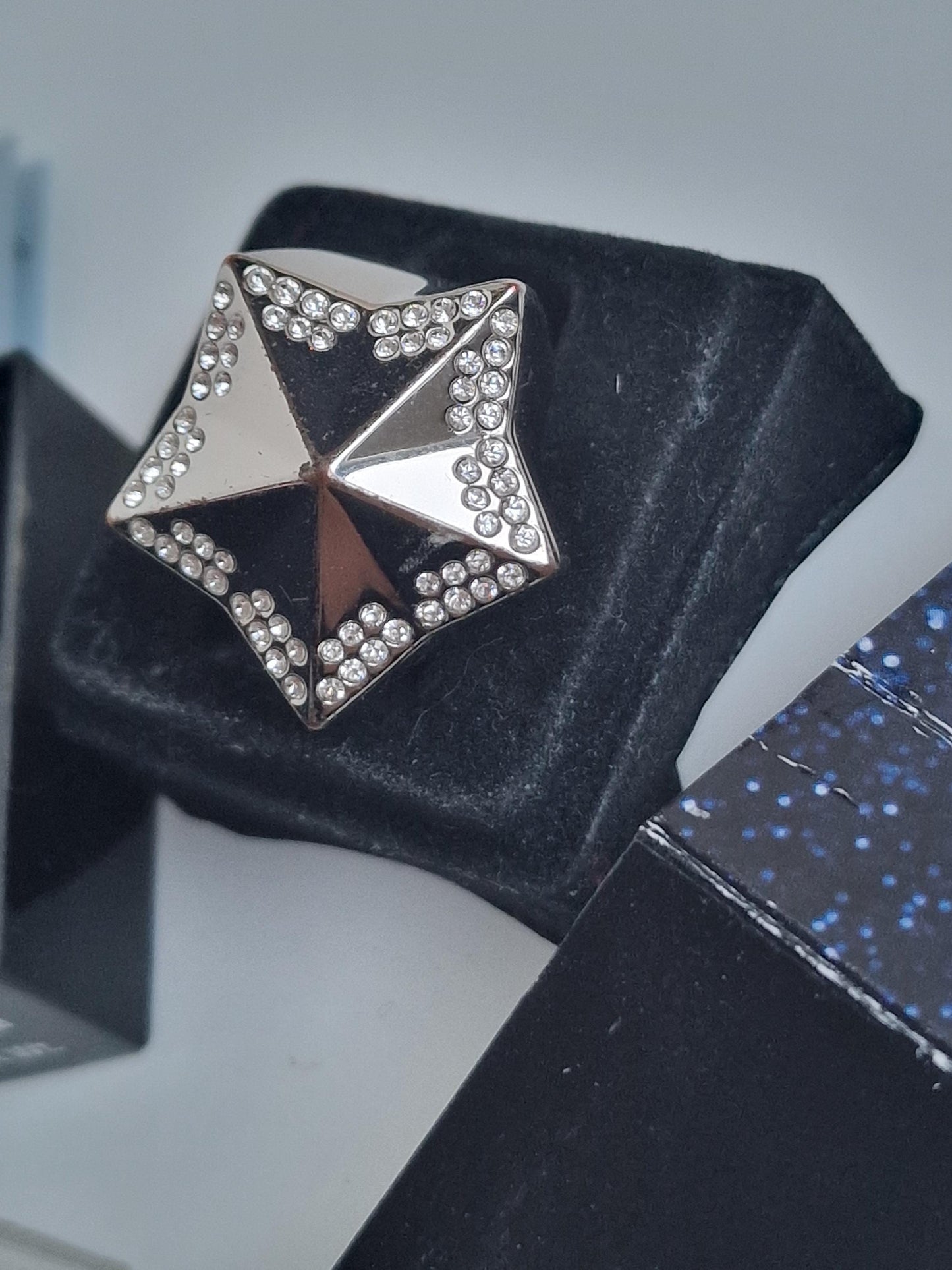 Thierry mugler ring w secret compartiment , swarovski and steel, 'poison ring' retired rare