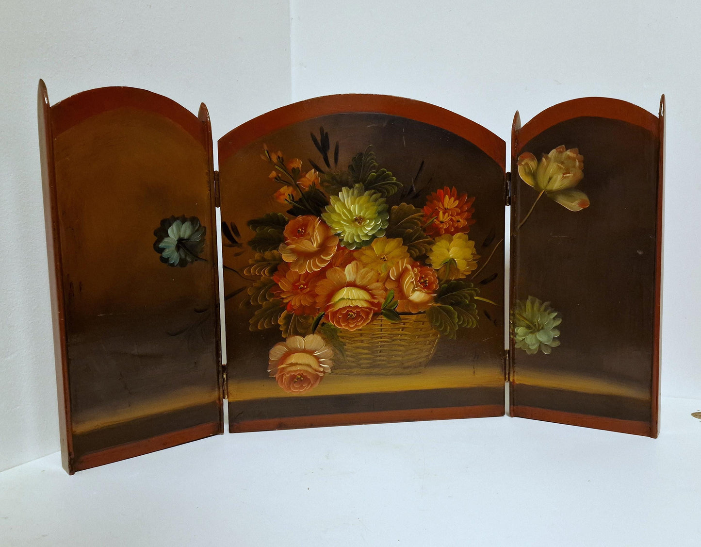 Hand Painted Floral Tabletop Room Divider, Lacquered Wood Screen (60cm)