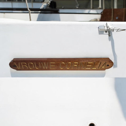name tag boat ship yacht , vrouwe cornelia, frysian dutch naamplaat