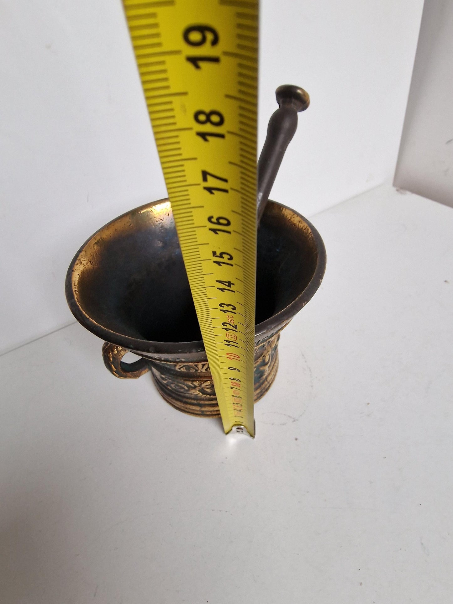 Vijzel mooi ornament, copper mortar vintage after 17th