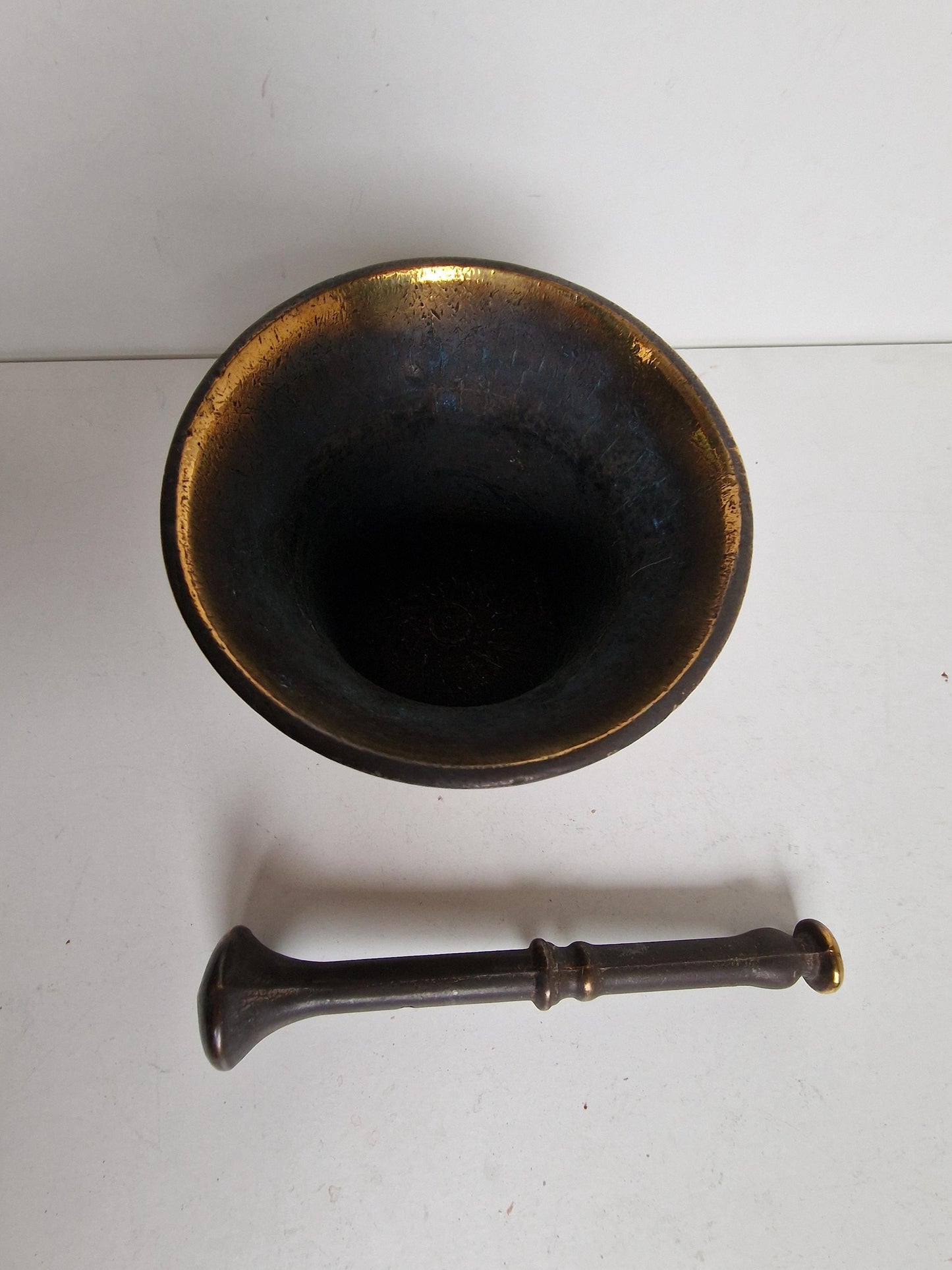 Vijzel mooi ornament, copper mortar vintage after 17th