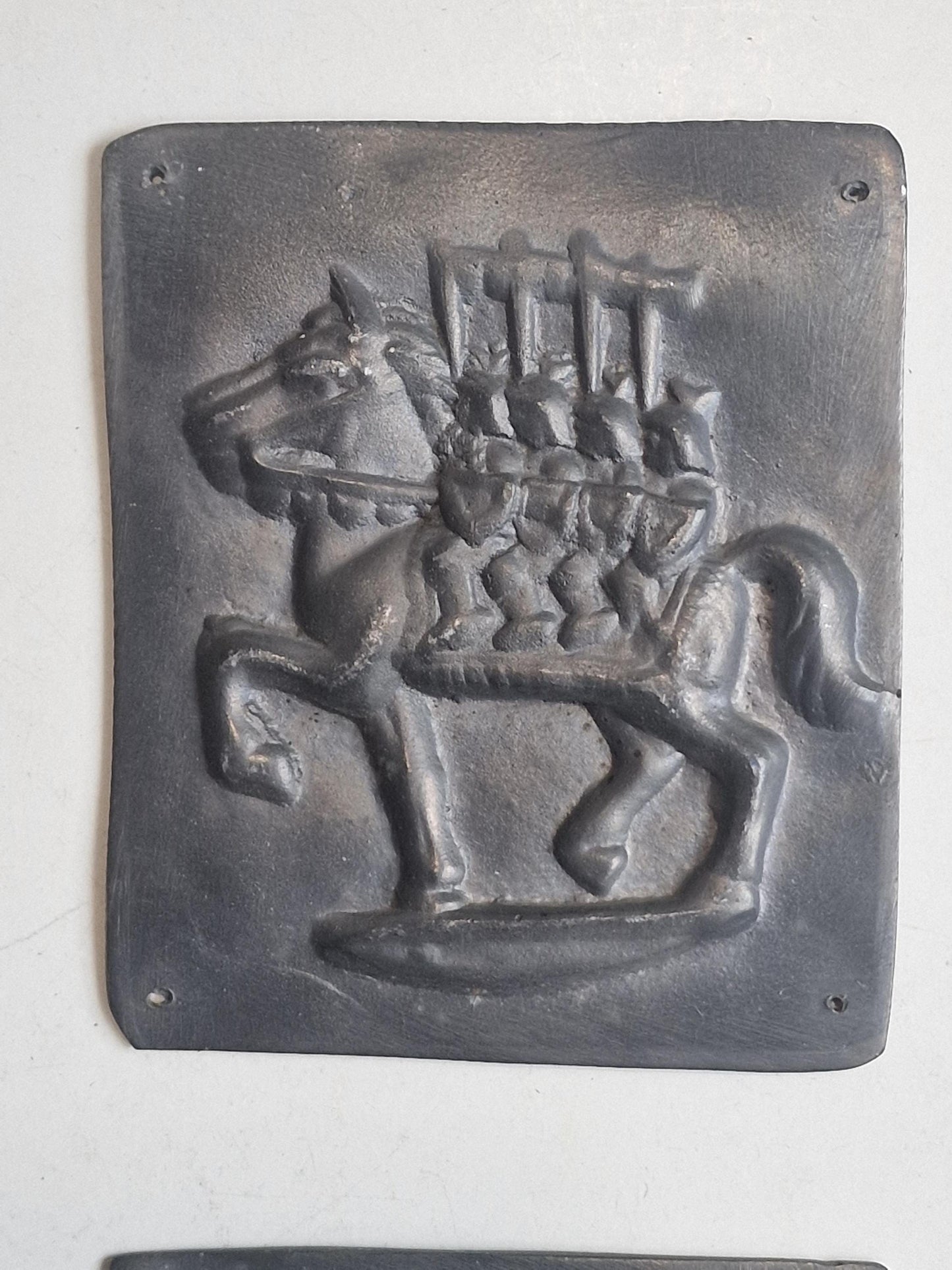 4x  relief 3d pewter tin plaquettes, Napoleon, coat of arms, trojan horse , vintage muur