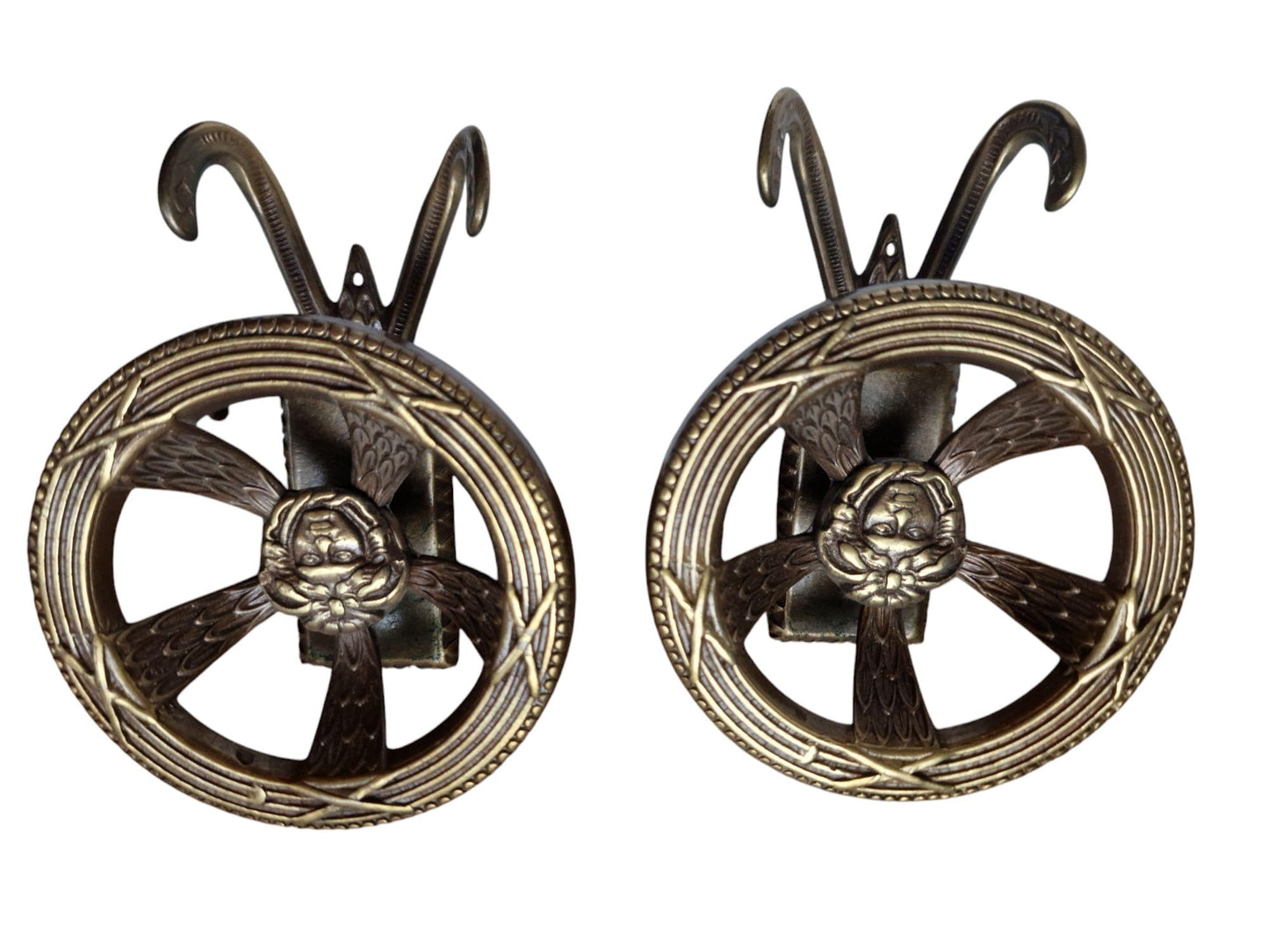 2 old italian brass midcentury medusa coathooks garderobe klassieke kapstokhaken vintage italiaanse round double
