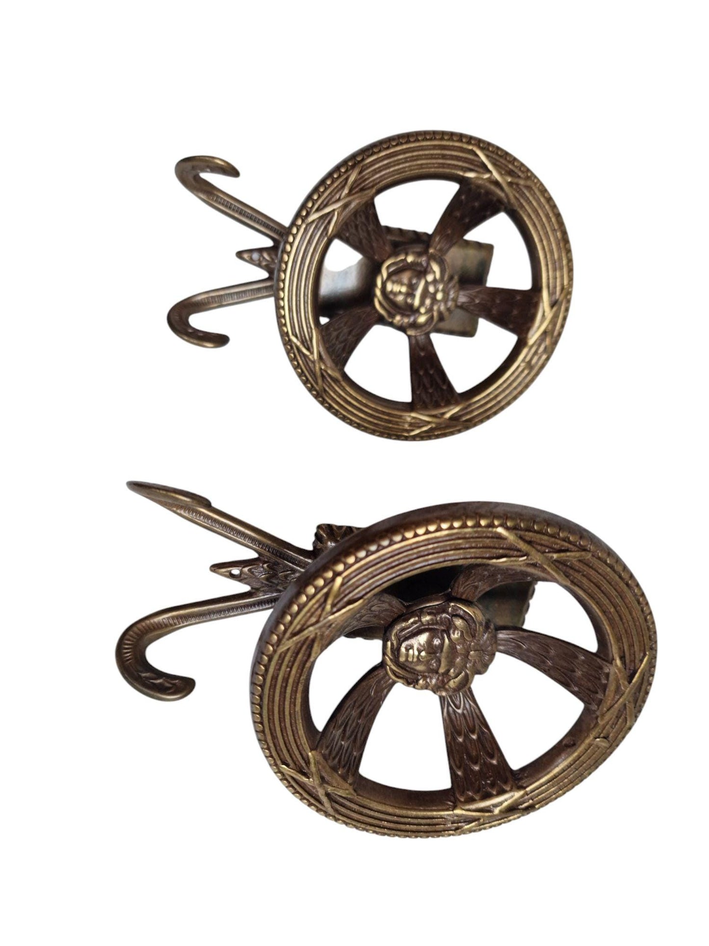 2 old italian brass midcentury medusa coathooks garderobe klassieke kapstokhaken vintage italiaanse round double