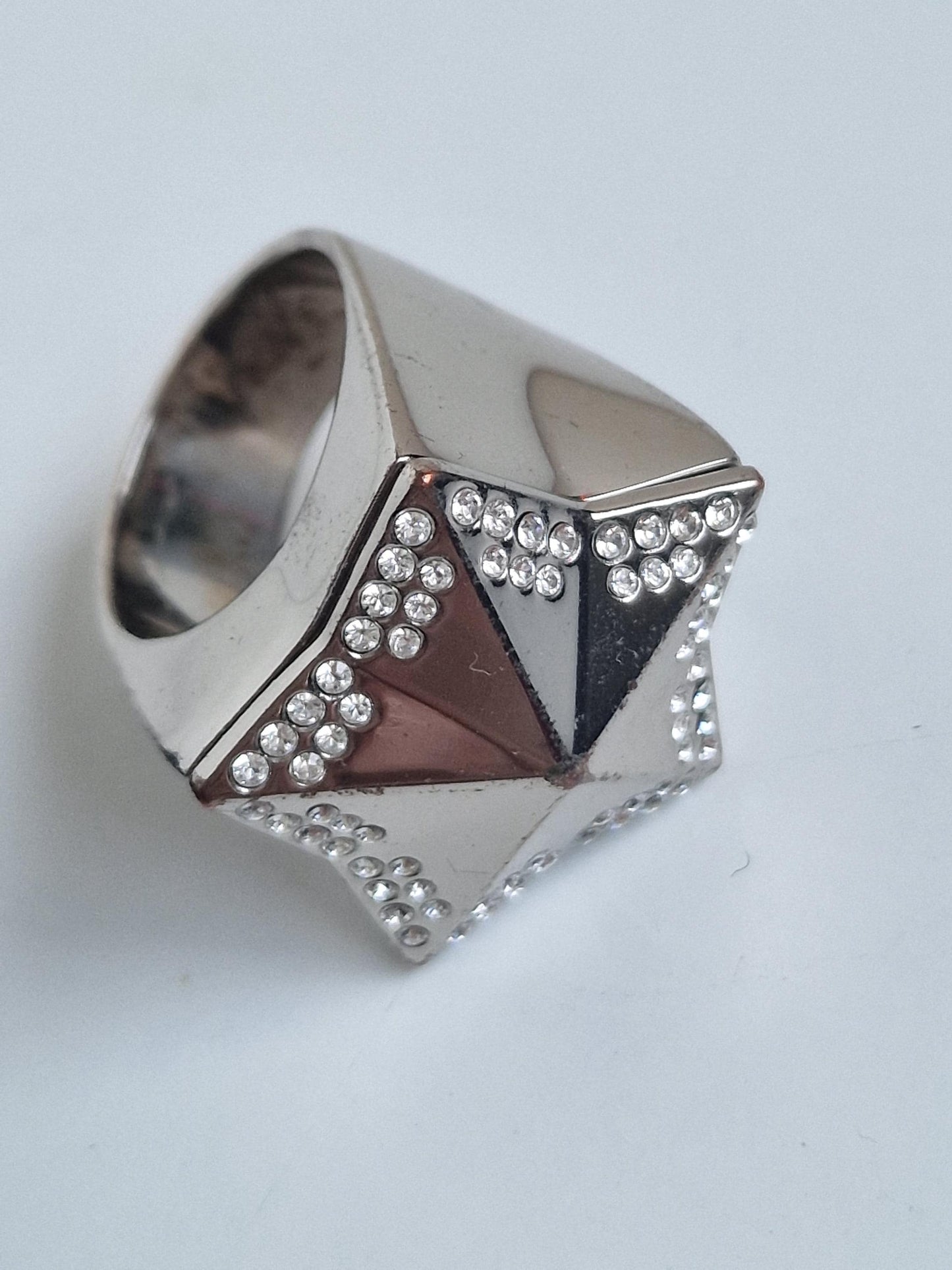 Thierry mugler ring w secret compartiment , swarovski and steel, 'poison ring' retired rare