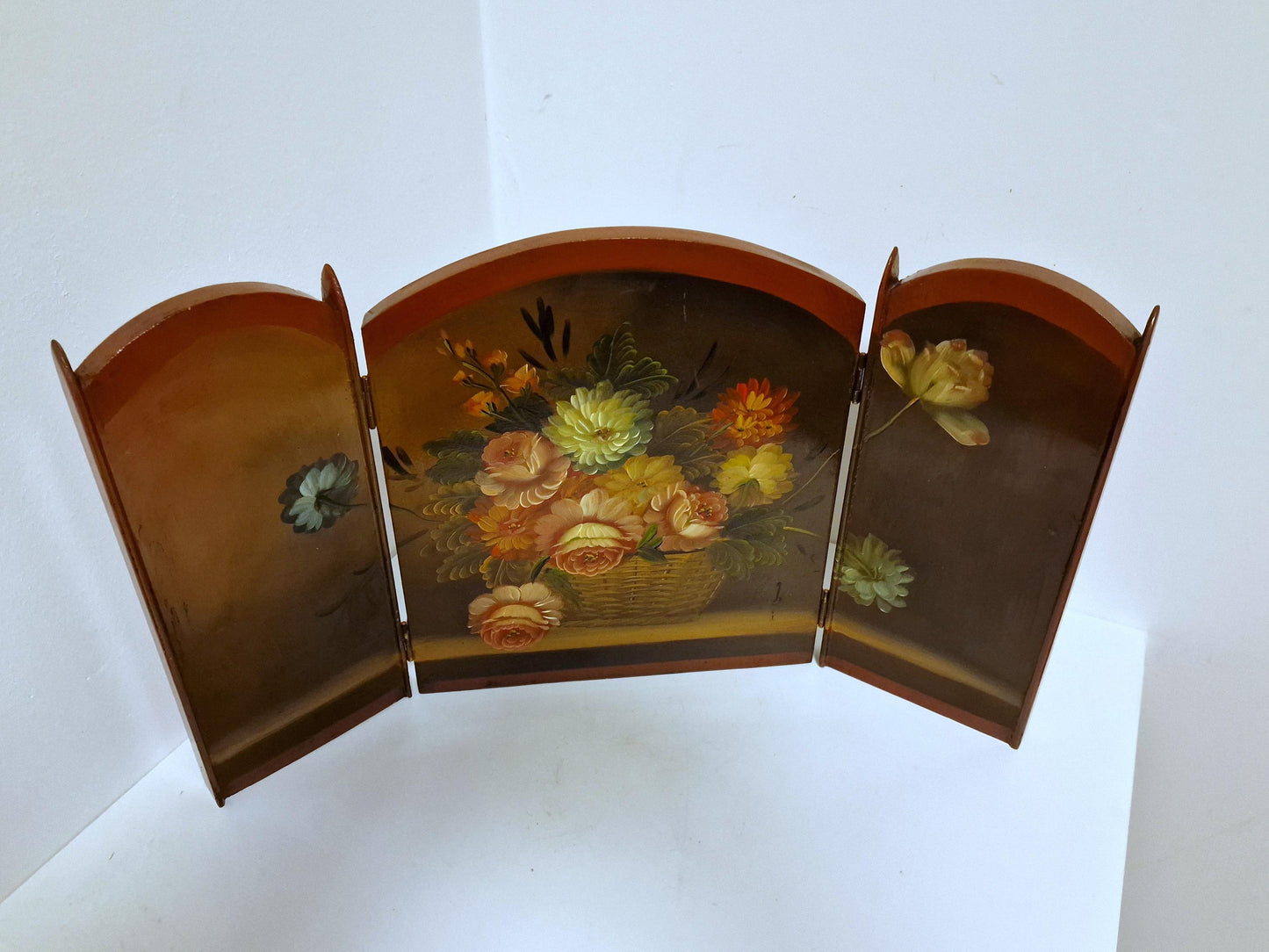 Hand Painted Floral Tabletop Room Divider, Lacquered Wood Screen (60cm)