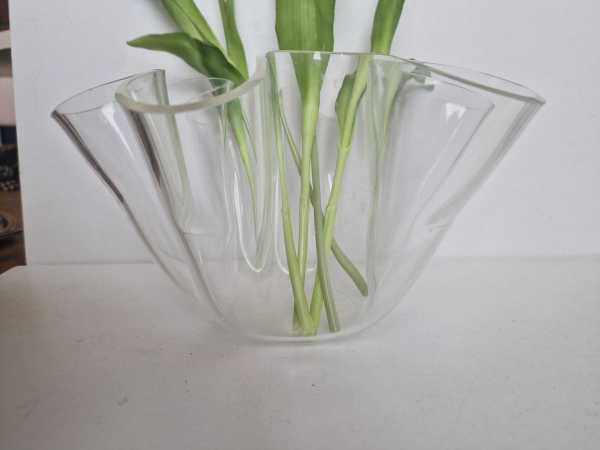 Vintage Luigi Massoni Guzzini Plexiglas Handkerchief Vase, 80s Italian Design