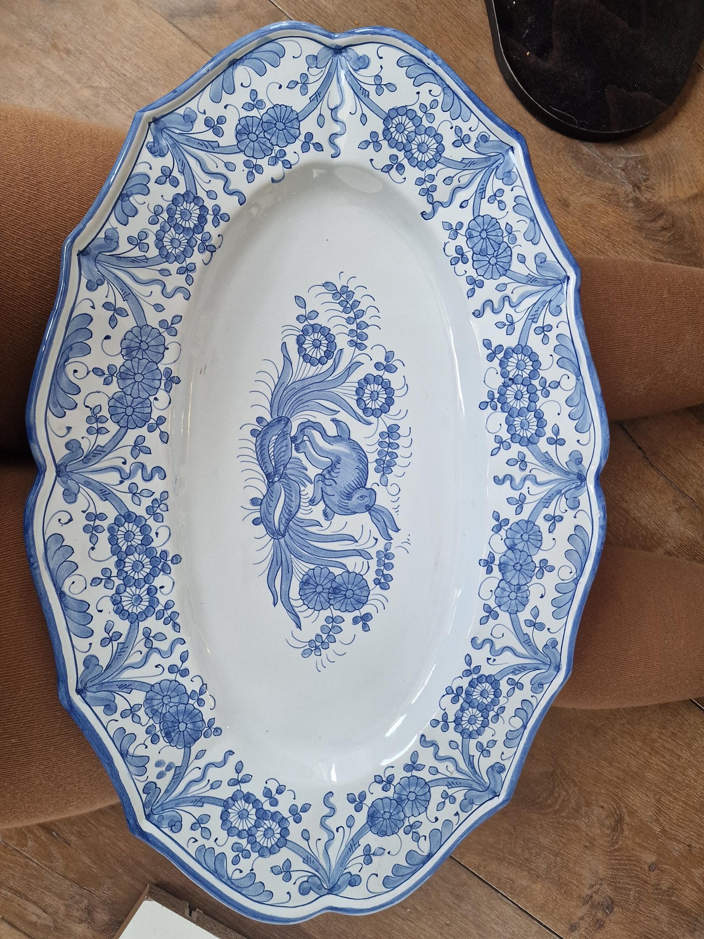 DERUTA Italian Faience Pottery Plate, Blue Rabbit Design