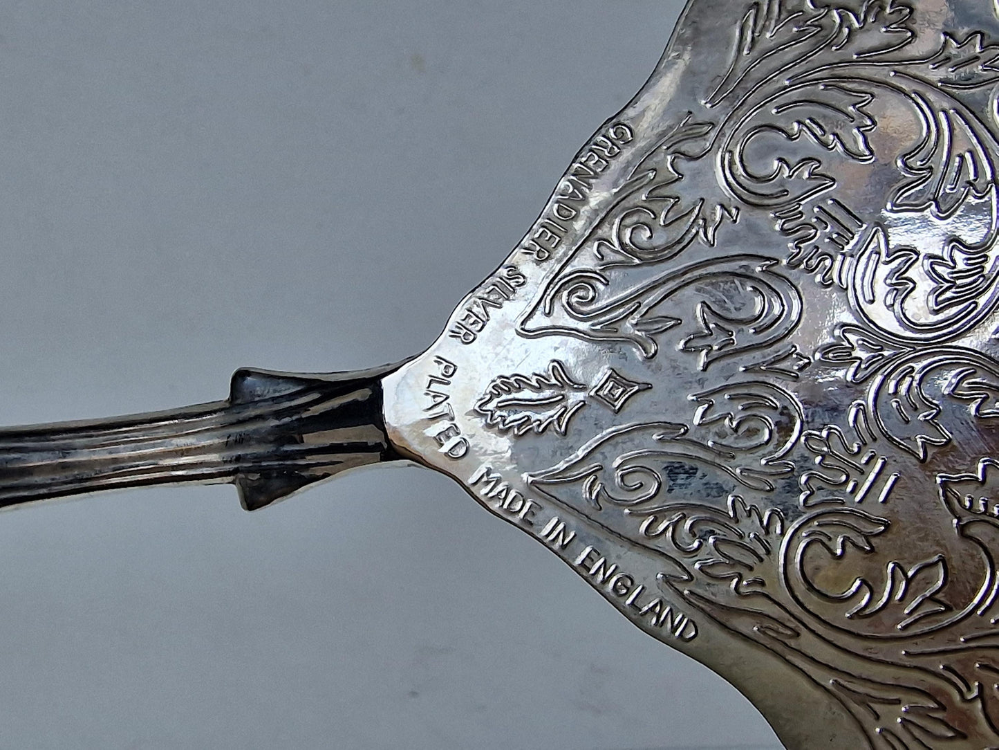 Romantic cake wedding bridal Rijkbewerkte zilverplate taartschep met gravering vintage silver england midcentury art nouveau, boxed