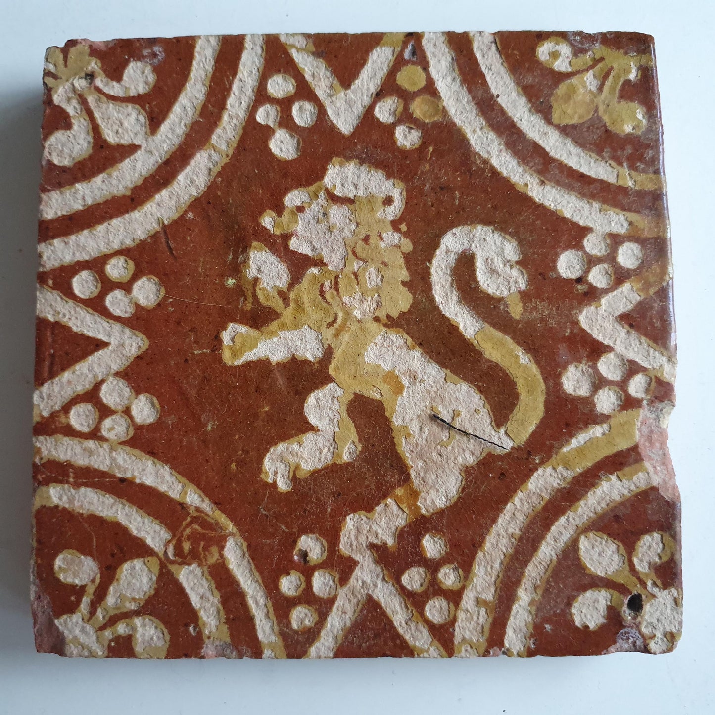 4 x 18th century Antique  Tile lion with lilyhead corner motive