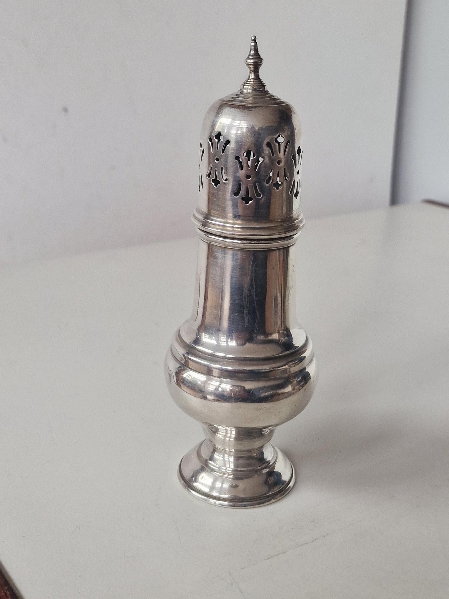 silvered antique british cacao strooier sprinkler spreader bus