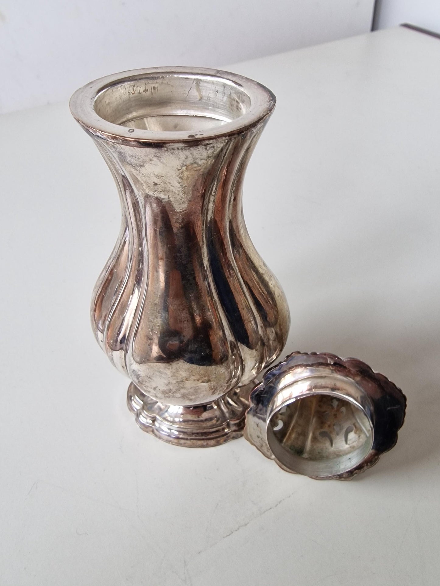 silvered antique british cacao strooier sprinkler spreader bus