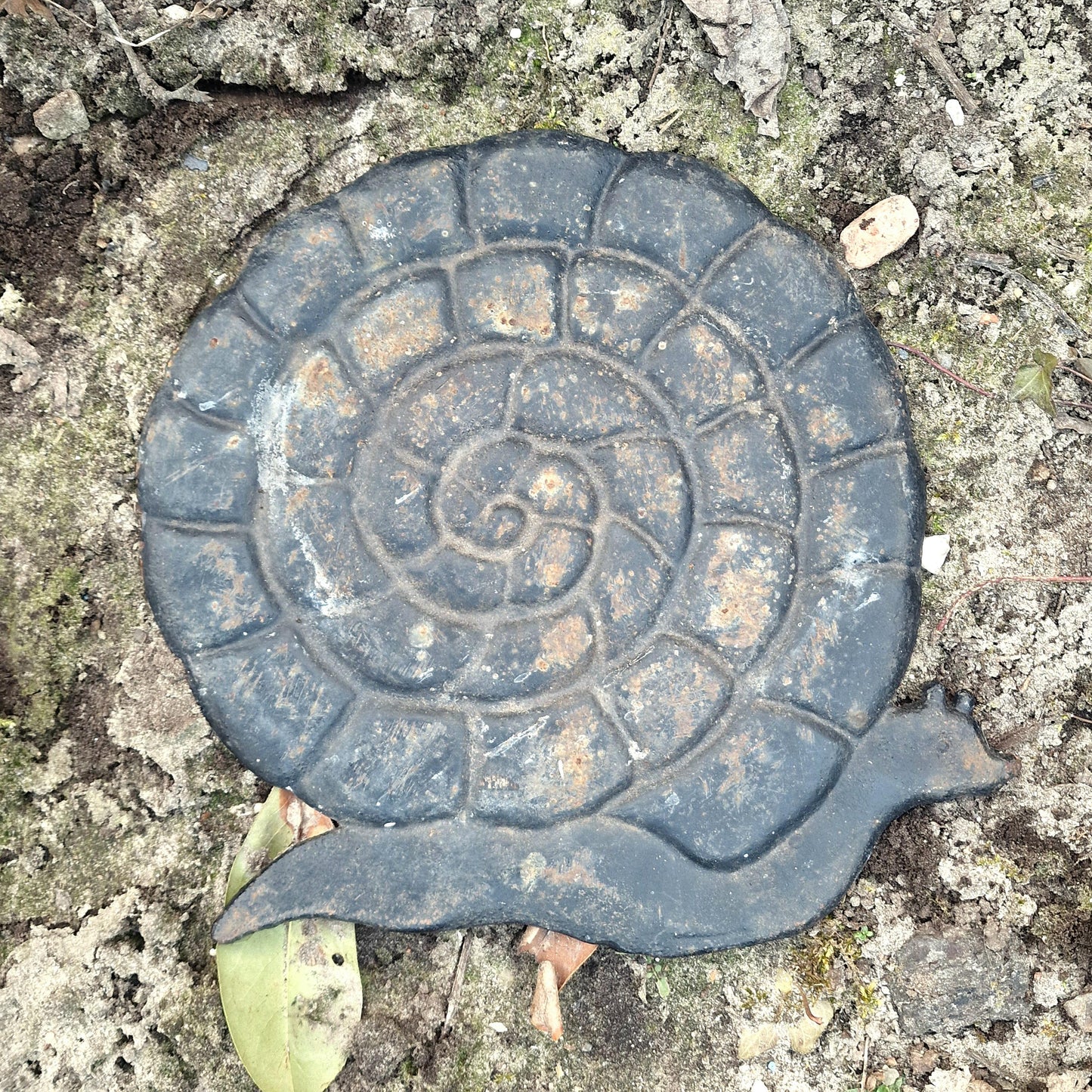 Snail garden iron step stone vintage french esgargot joyfull old stepstone flowergarden