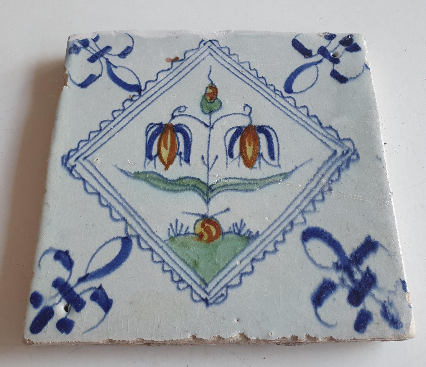 dutch delft  tile  tulip , Nederlands antiek polychroom - tegel met tulp in postzegel square kwadraattegel